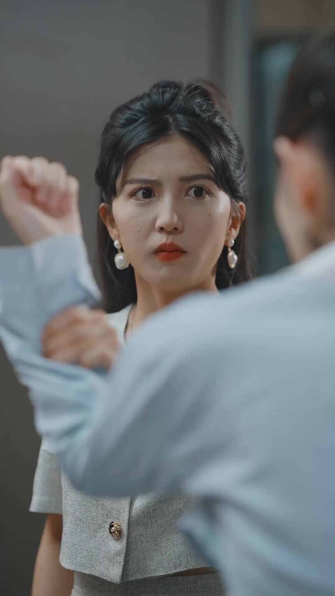 Episode 33 of My Flash Marriage Husband Is A CEO