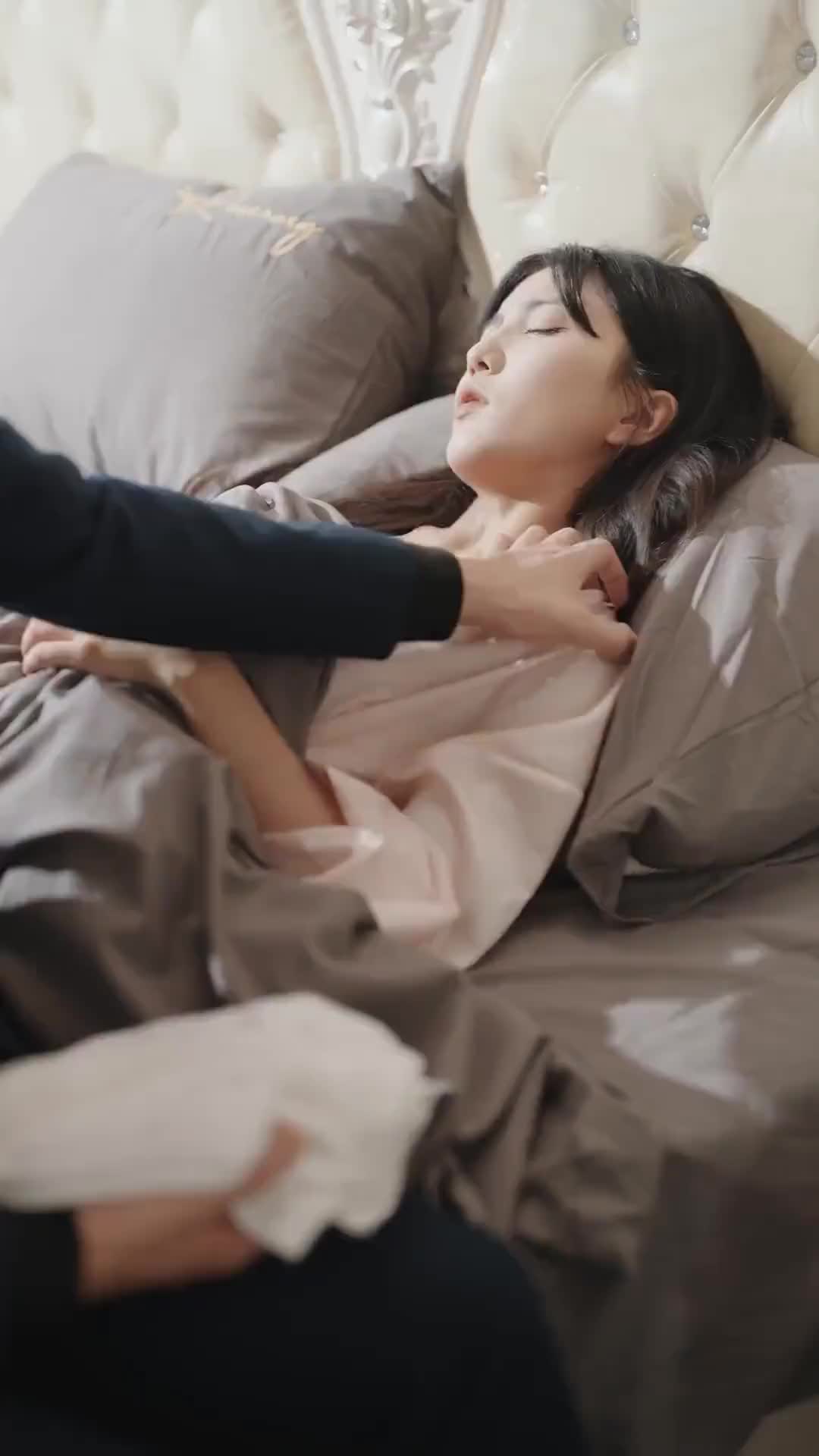 Episode 70 of My Flash Marriage Husband Is A CEO