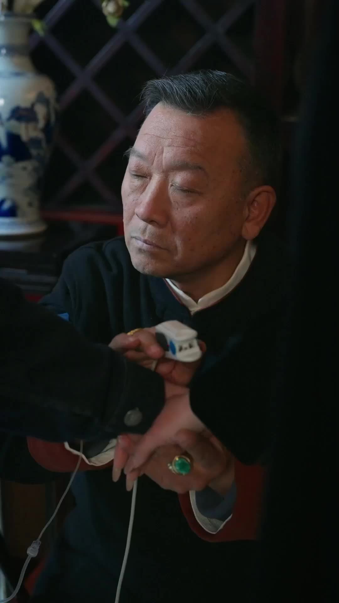 Episode 2 of My Househusband Is Gamble King