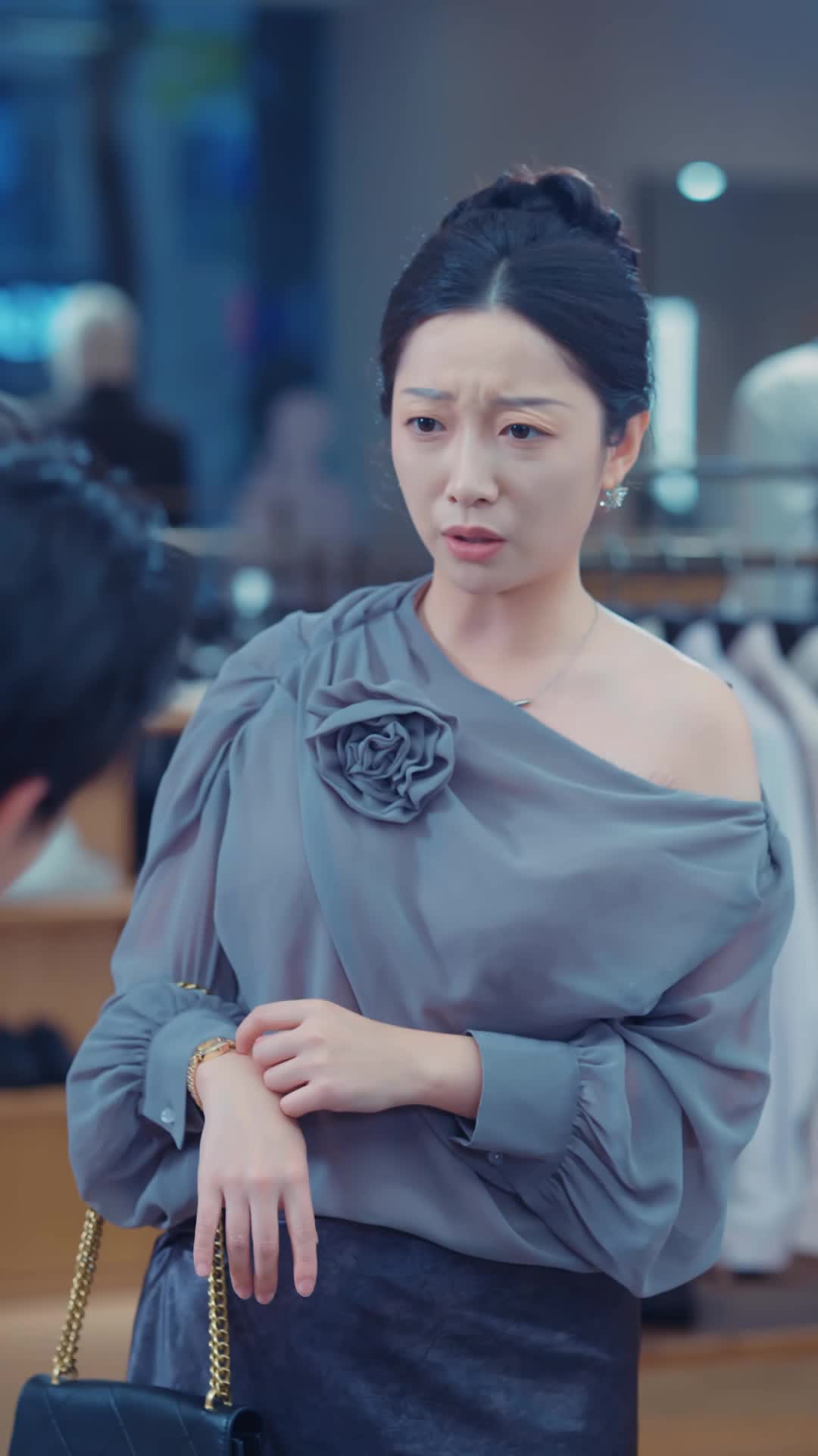 Episode 44 of My Husband Is A Billionaire