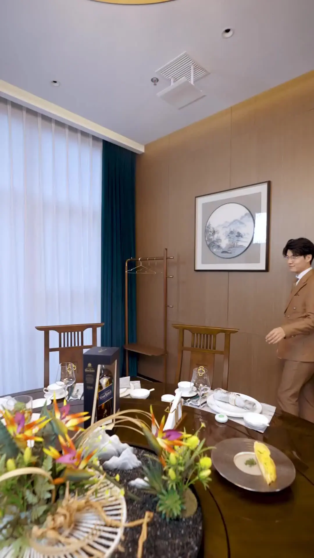 Episode 18 of My Rich Sis Got My Back