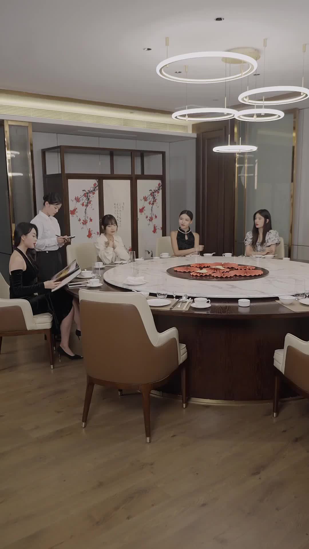 Episode 41 of My Rich Sis Got My Back