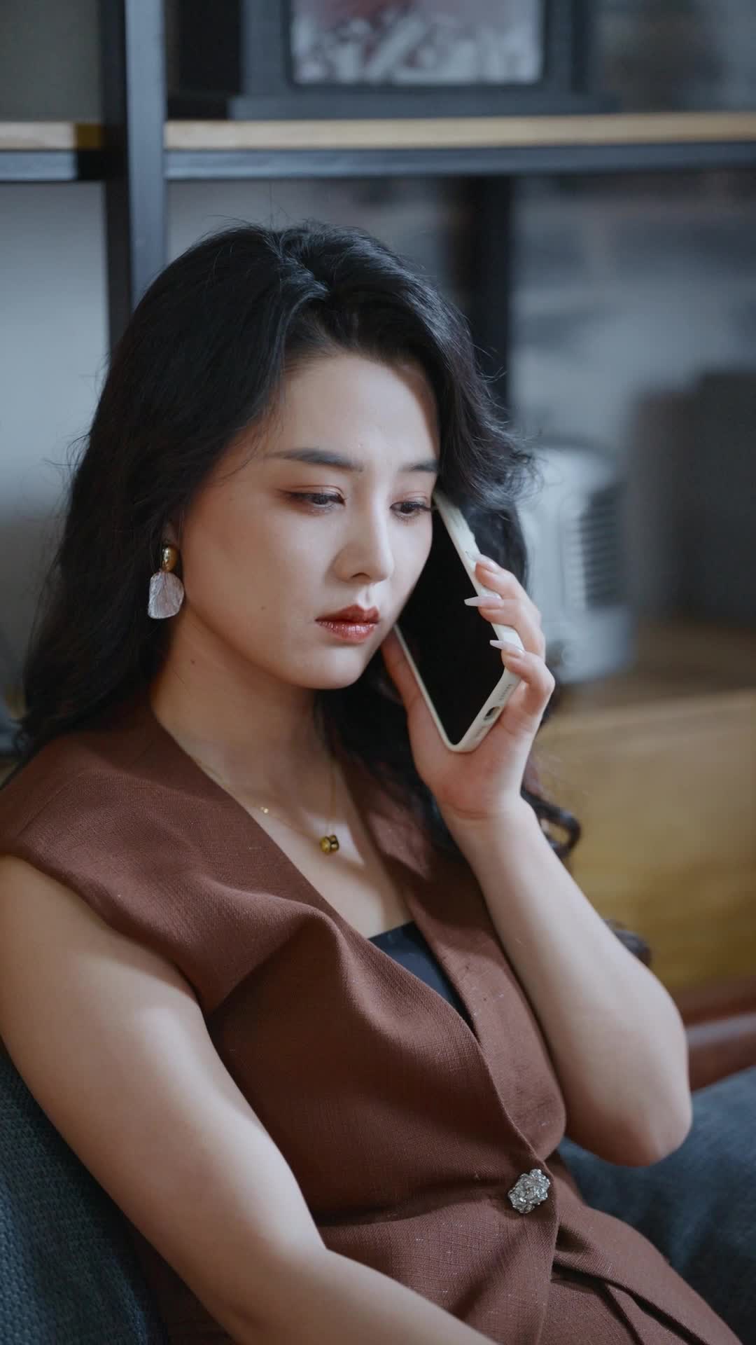 Episode 17 of My Younger Bodyguard Wants Me