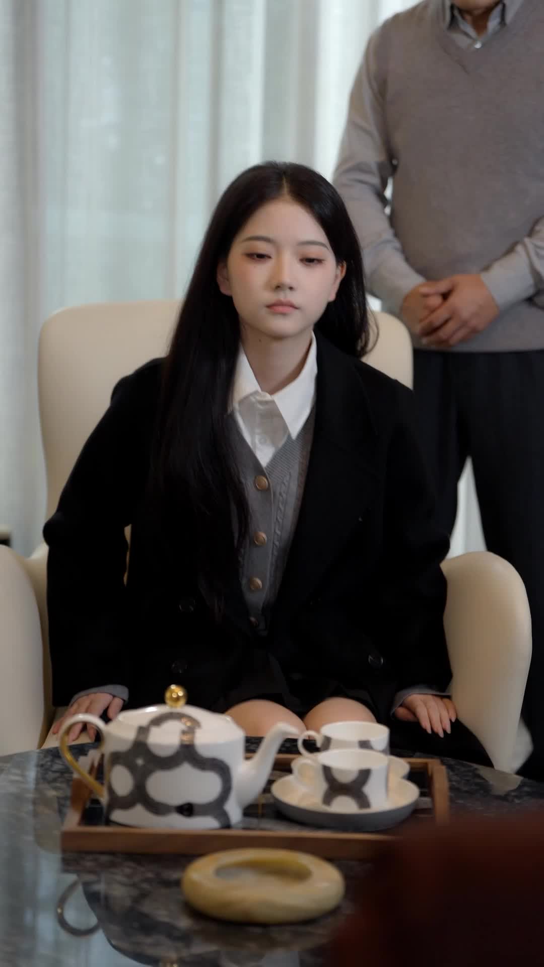 Episode 32 of Not Your Ordinary Heiress—She’s a Goddess