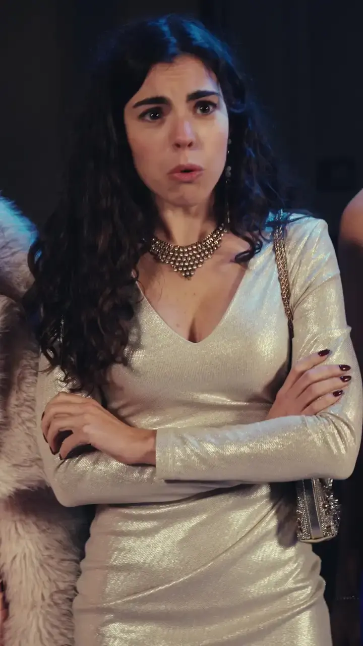 Episode 13 of Out of My Way! The Reborn Mafia Queen Is Here
