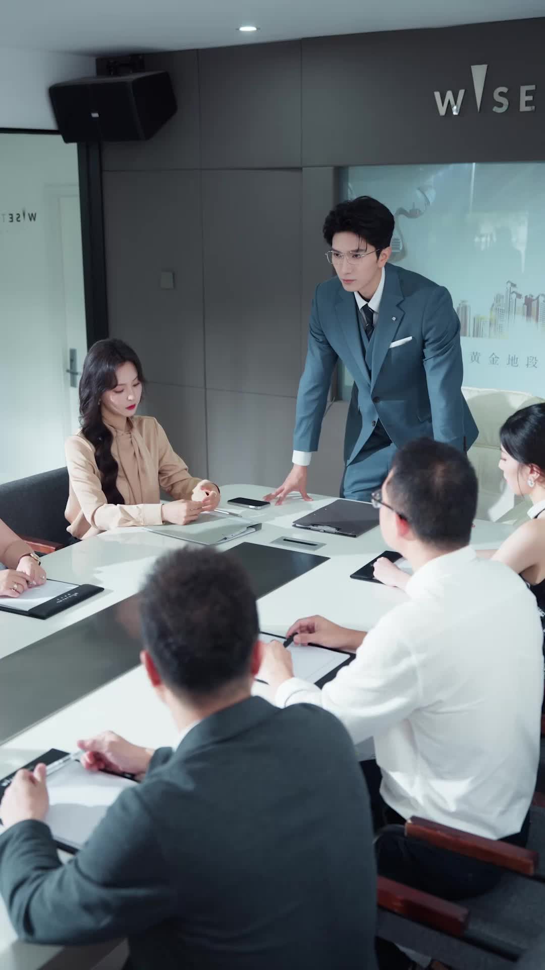 Episode 19 of Phantom of His Heart
