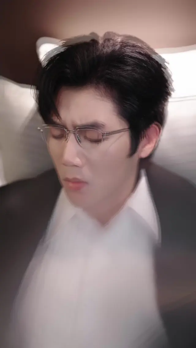 Episode 1 of Playing Innocent, Winning His Heart