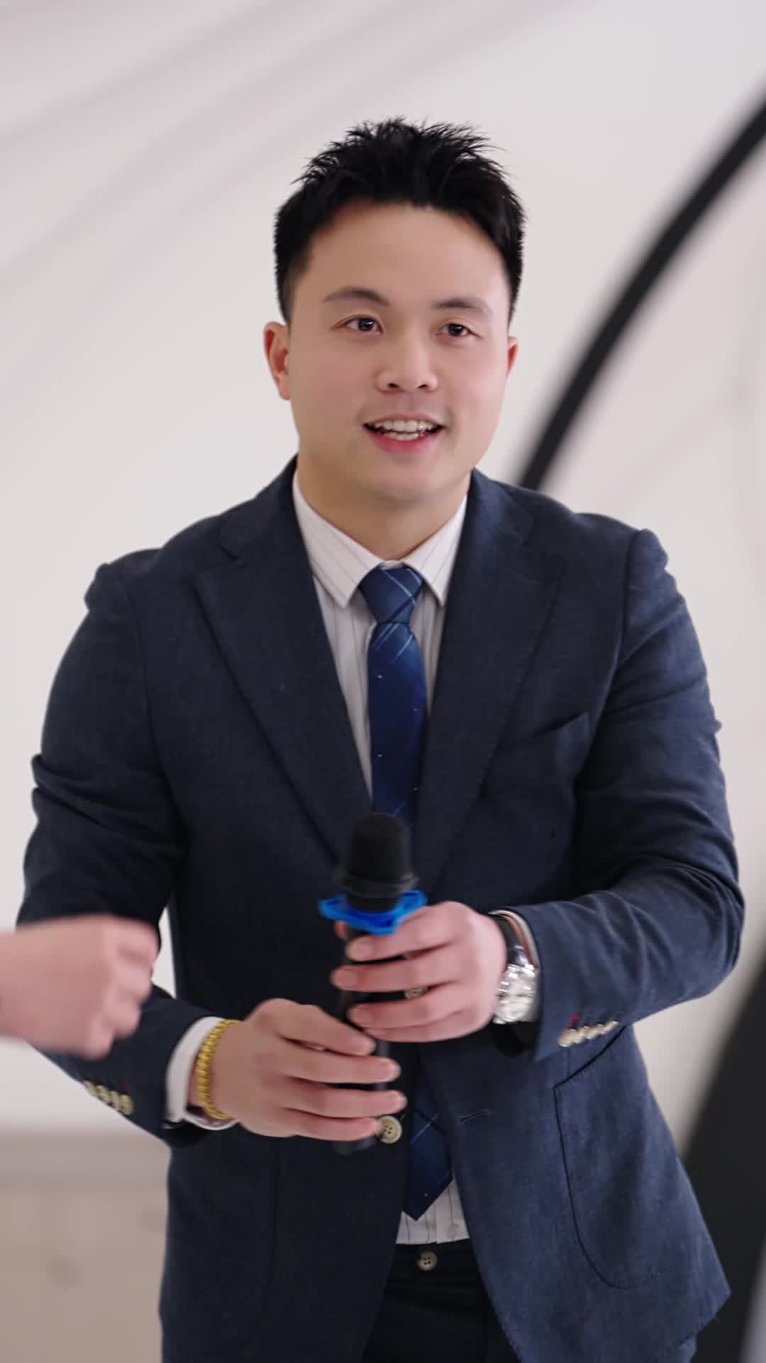 Episode 60 of Playing Innocent, Winning His Heart