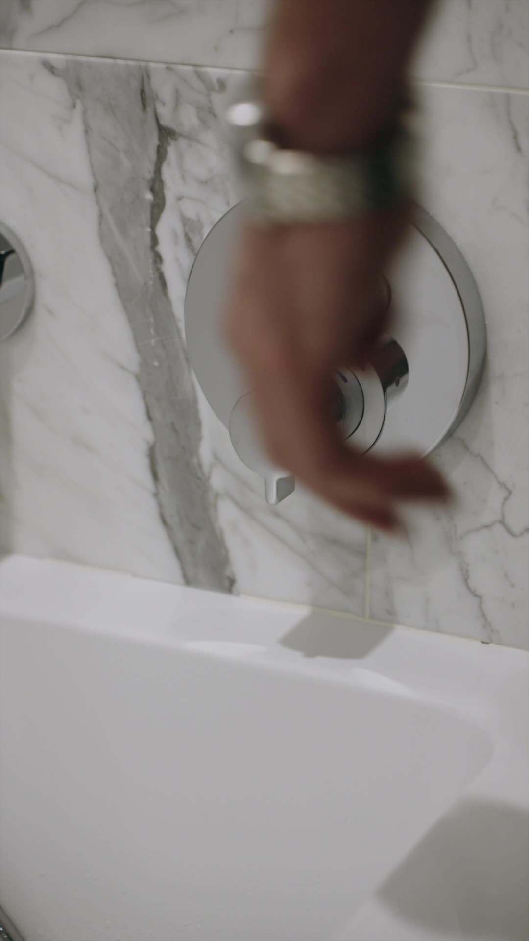 Episode 9 of Pregnant and Spoiled by the Billionaire