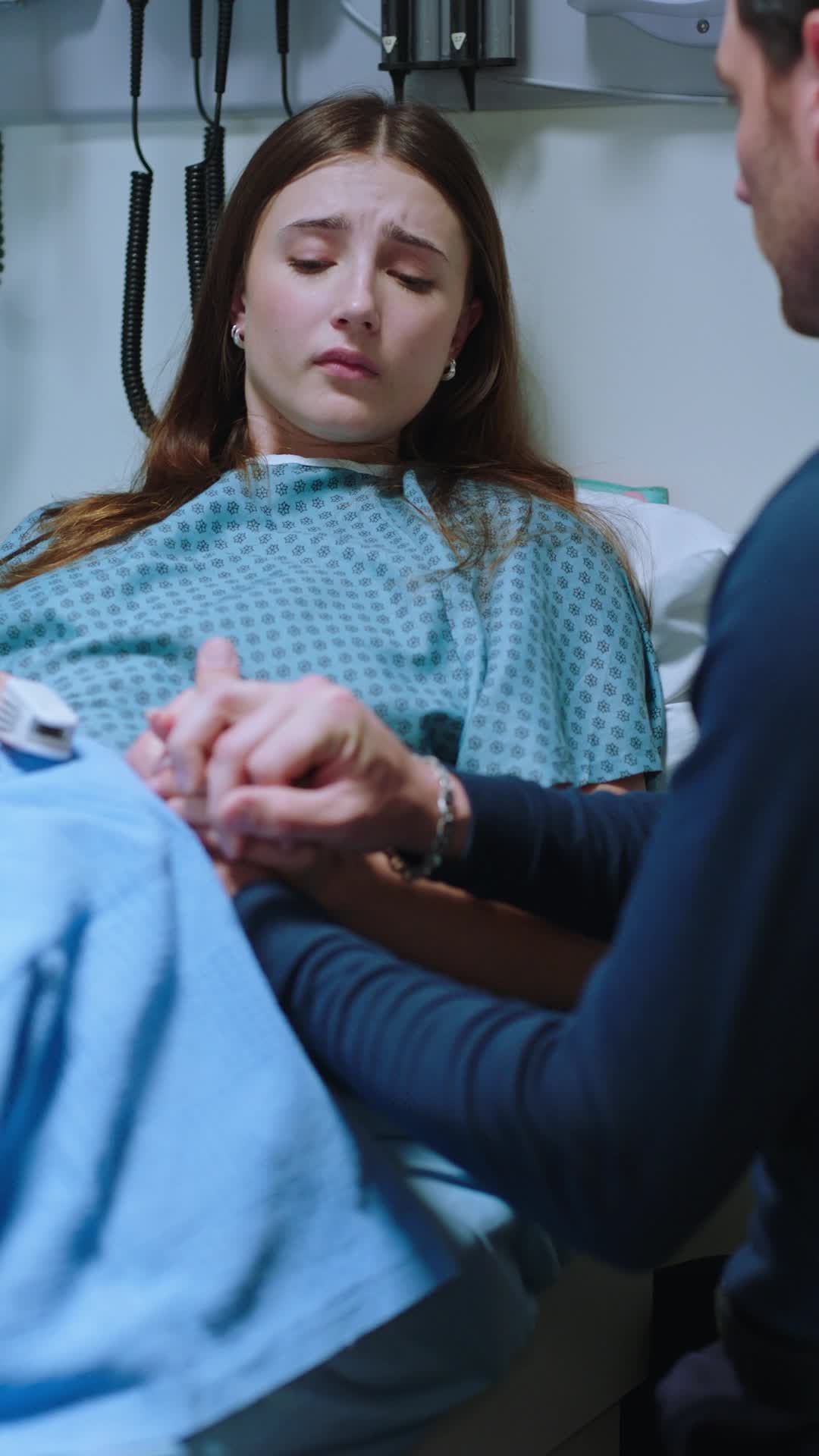 Episode 22 of Pregnant by My Ex's Professor Dad