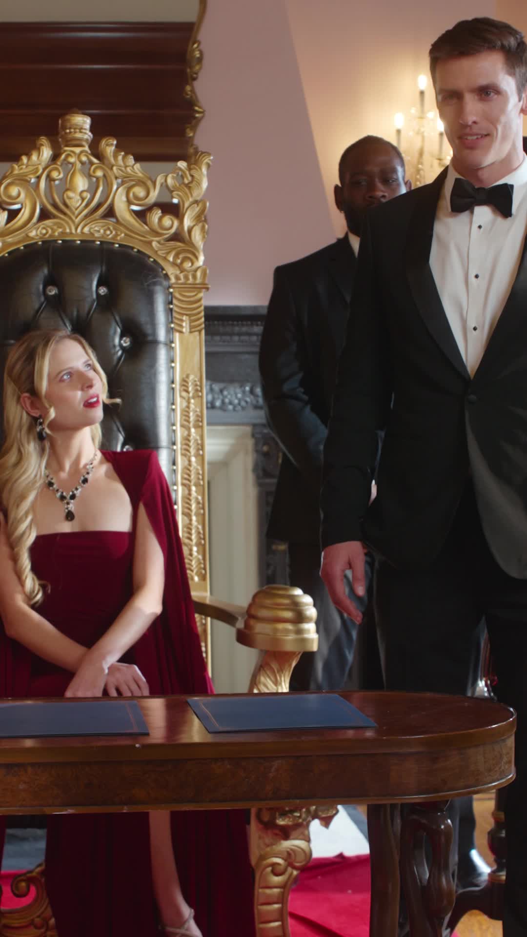 Episode 28 of Queen Never Cry