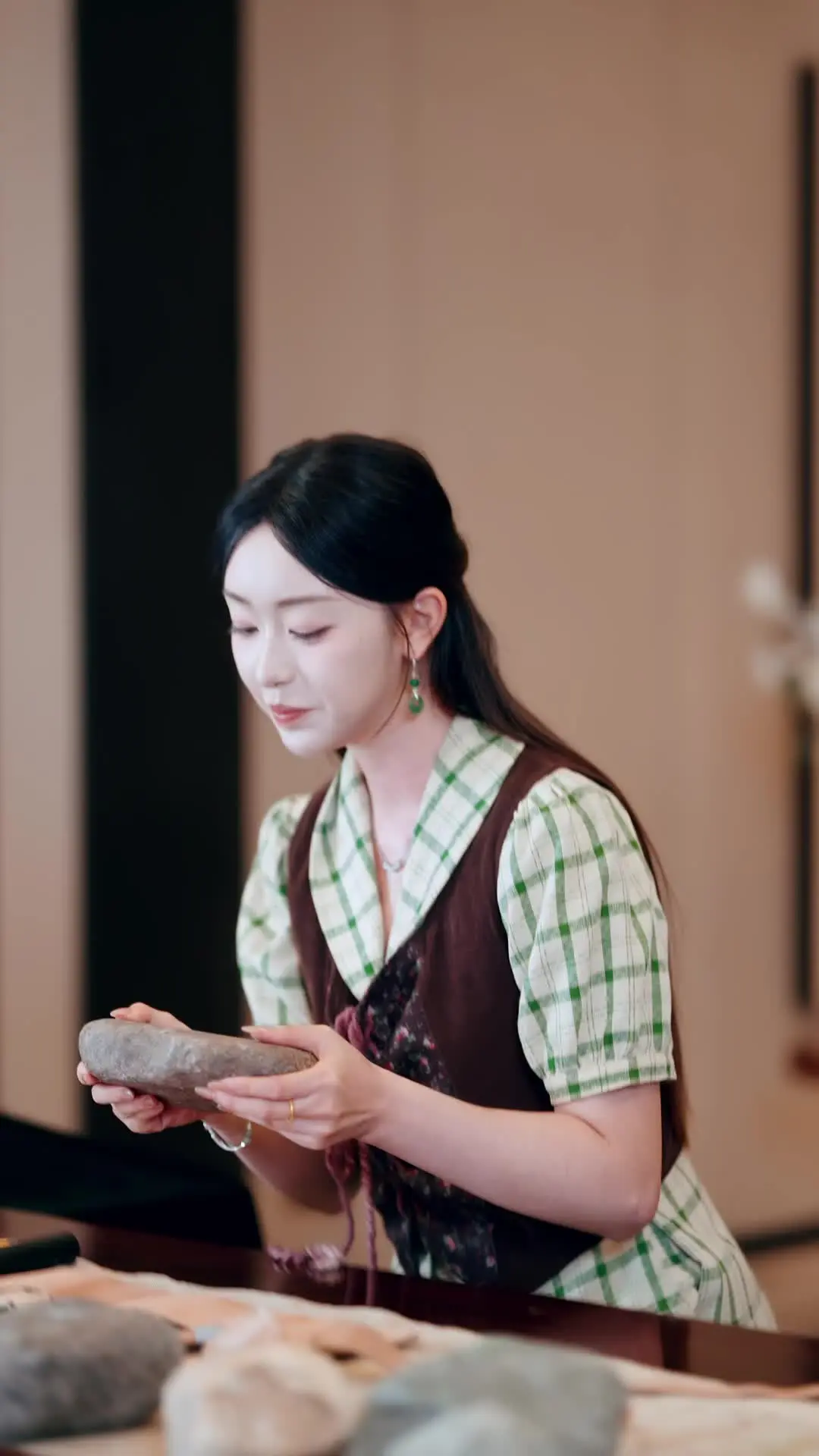 Episode 73 of Queen of Seeing Through Lies