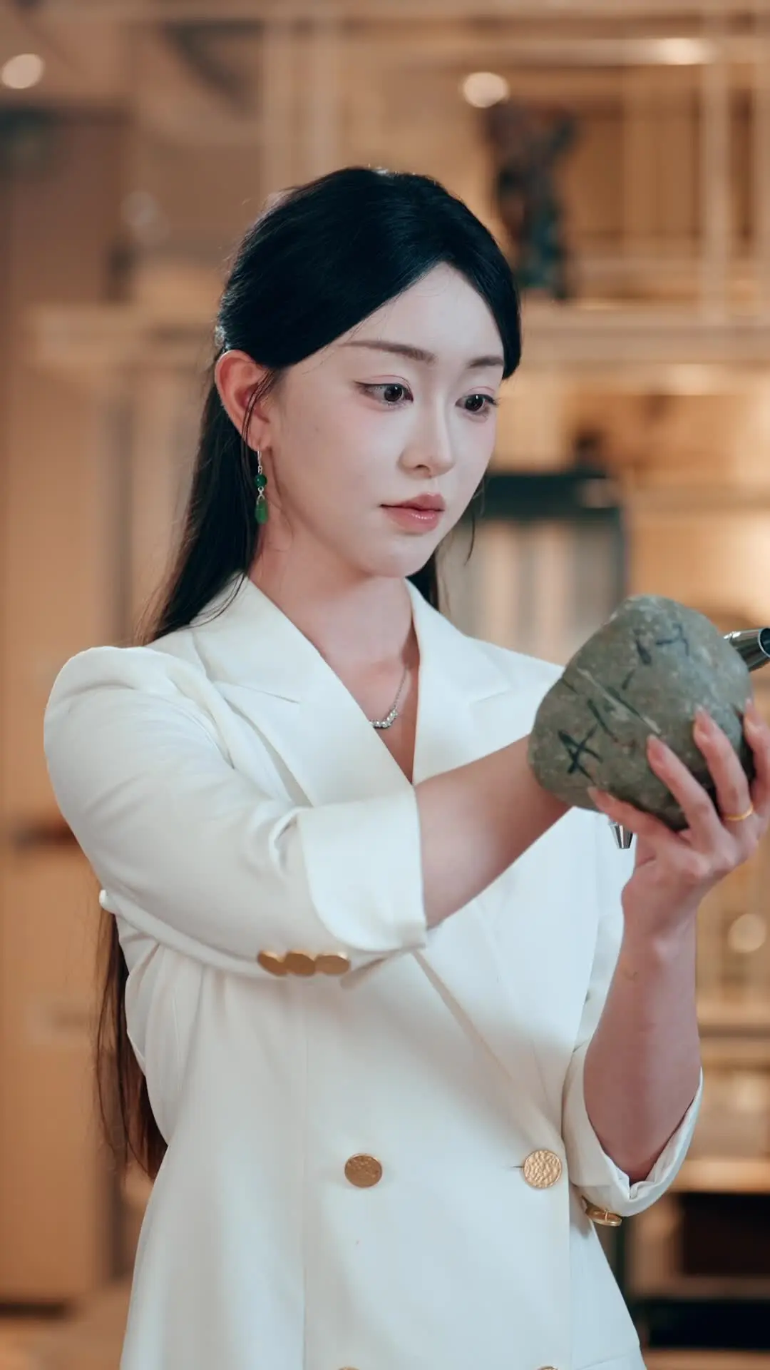 Episode 97 of Queen of Seeing Through Lies