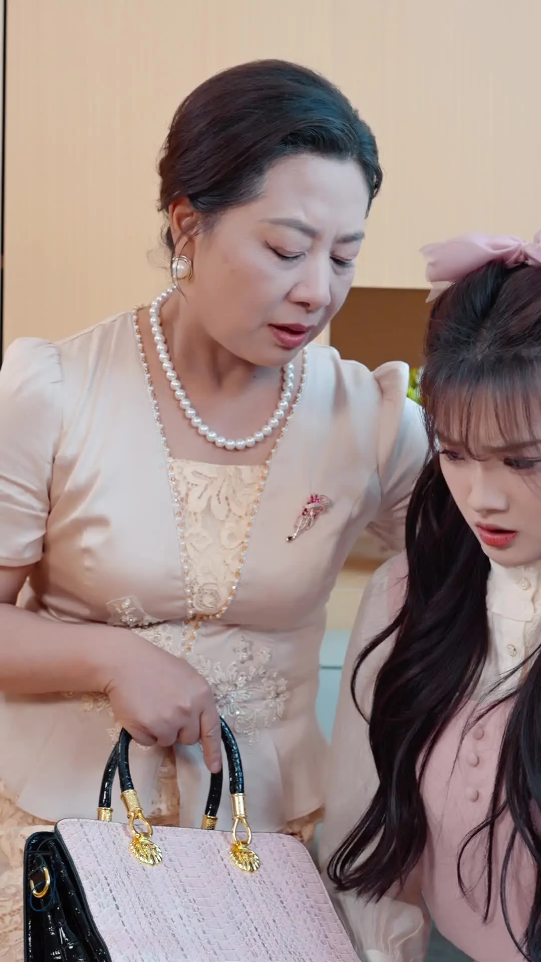 Episode 21 of Real vs. Fake Heiress