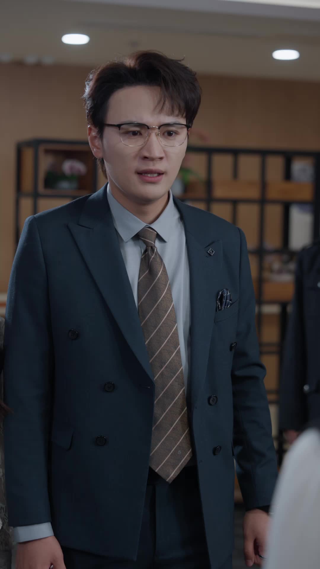 Episode 41 of Rebirth and Cut Ties: My Love-Blinded Son Regrets