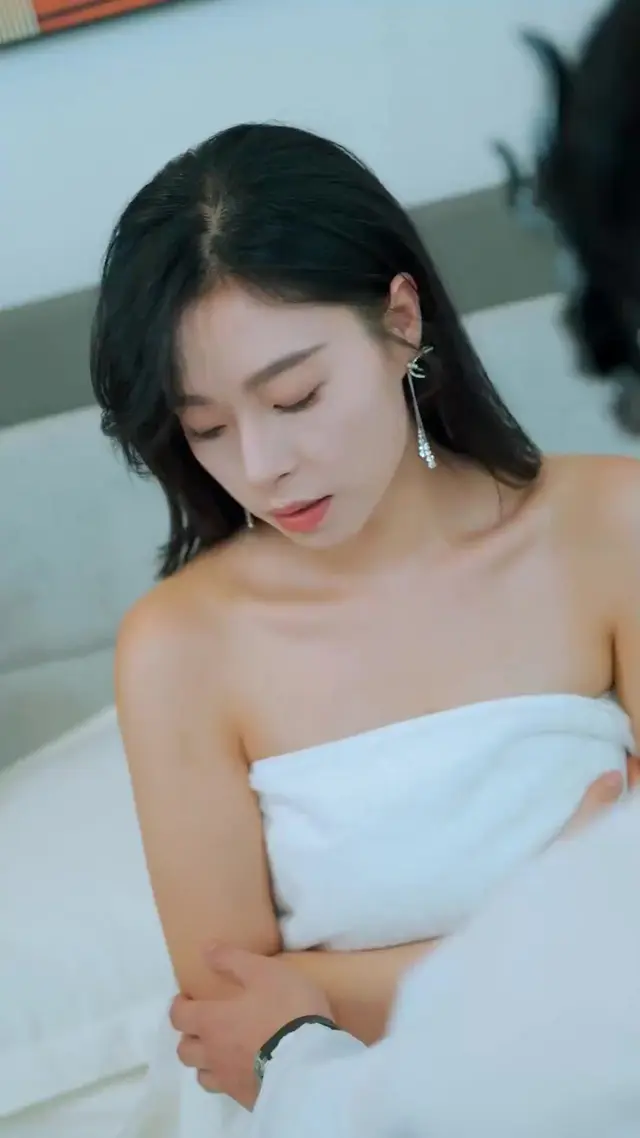 Episode 33 of Reborn Into High Society