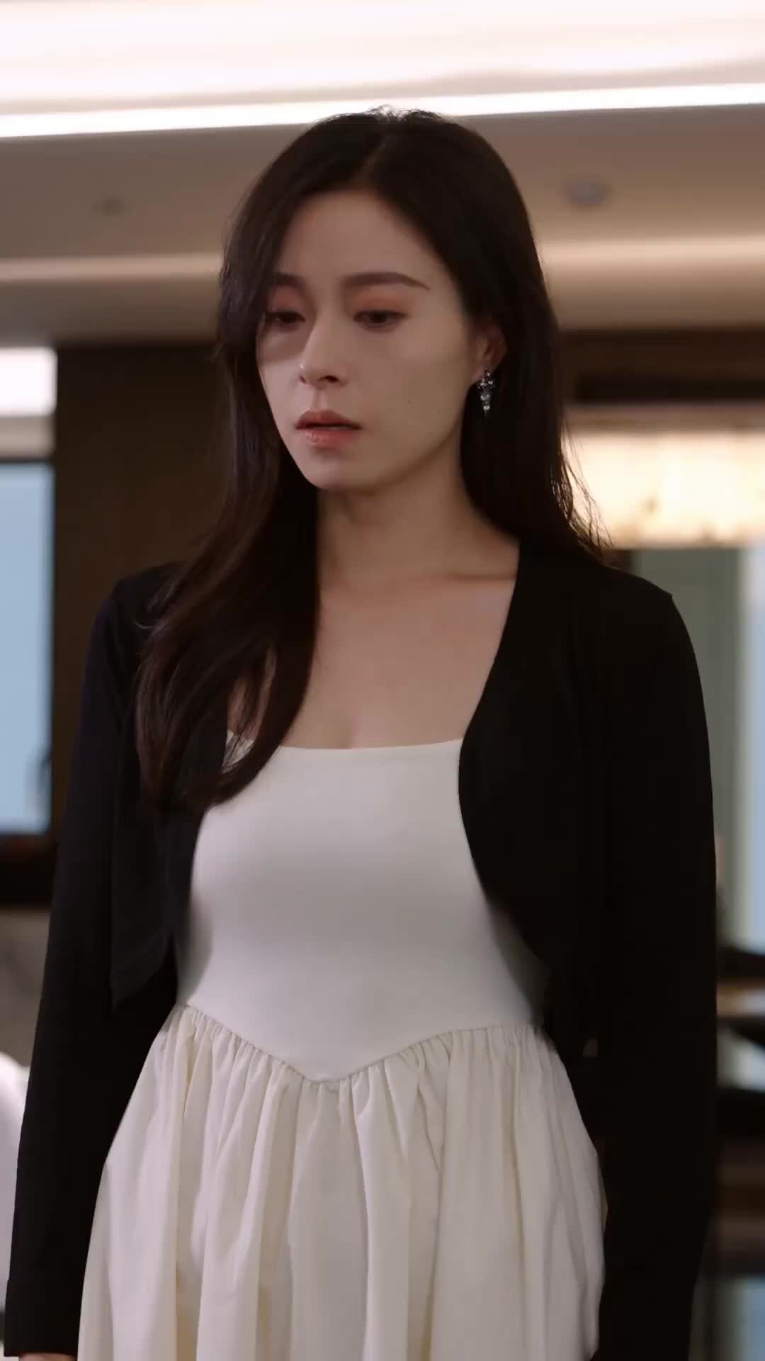 Episode 4 of Reborn Into High Society