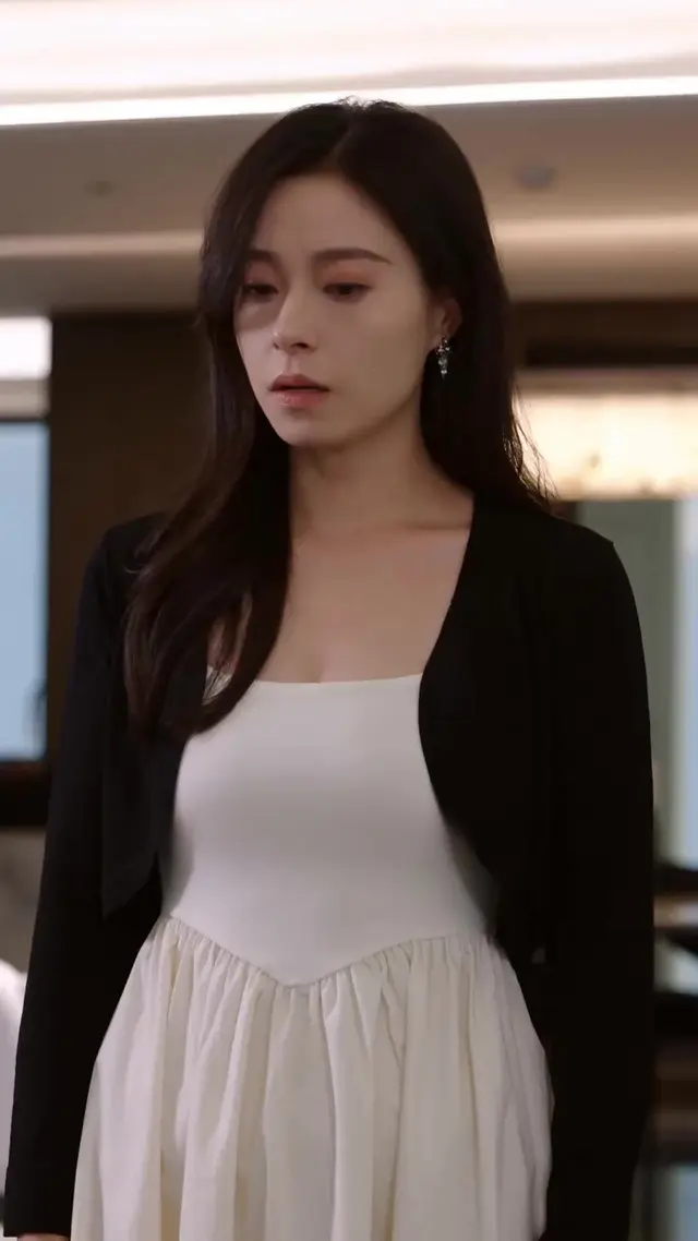 Episode 4 of Reborn Into High Society