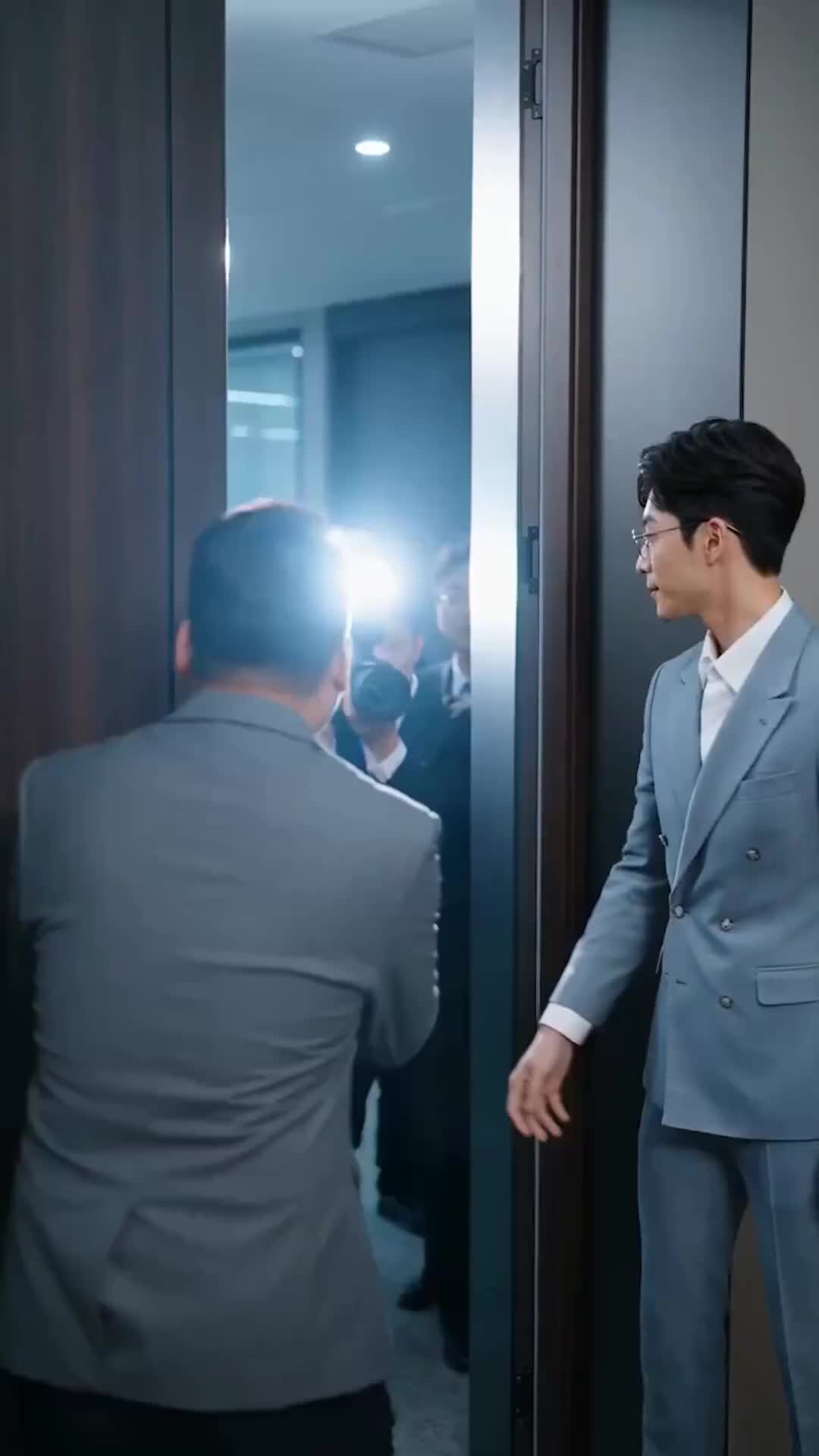 Episode 28 of Reborn: My New Groom Is My Fiancé's Uncle