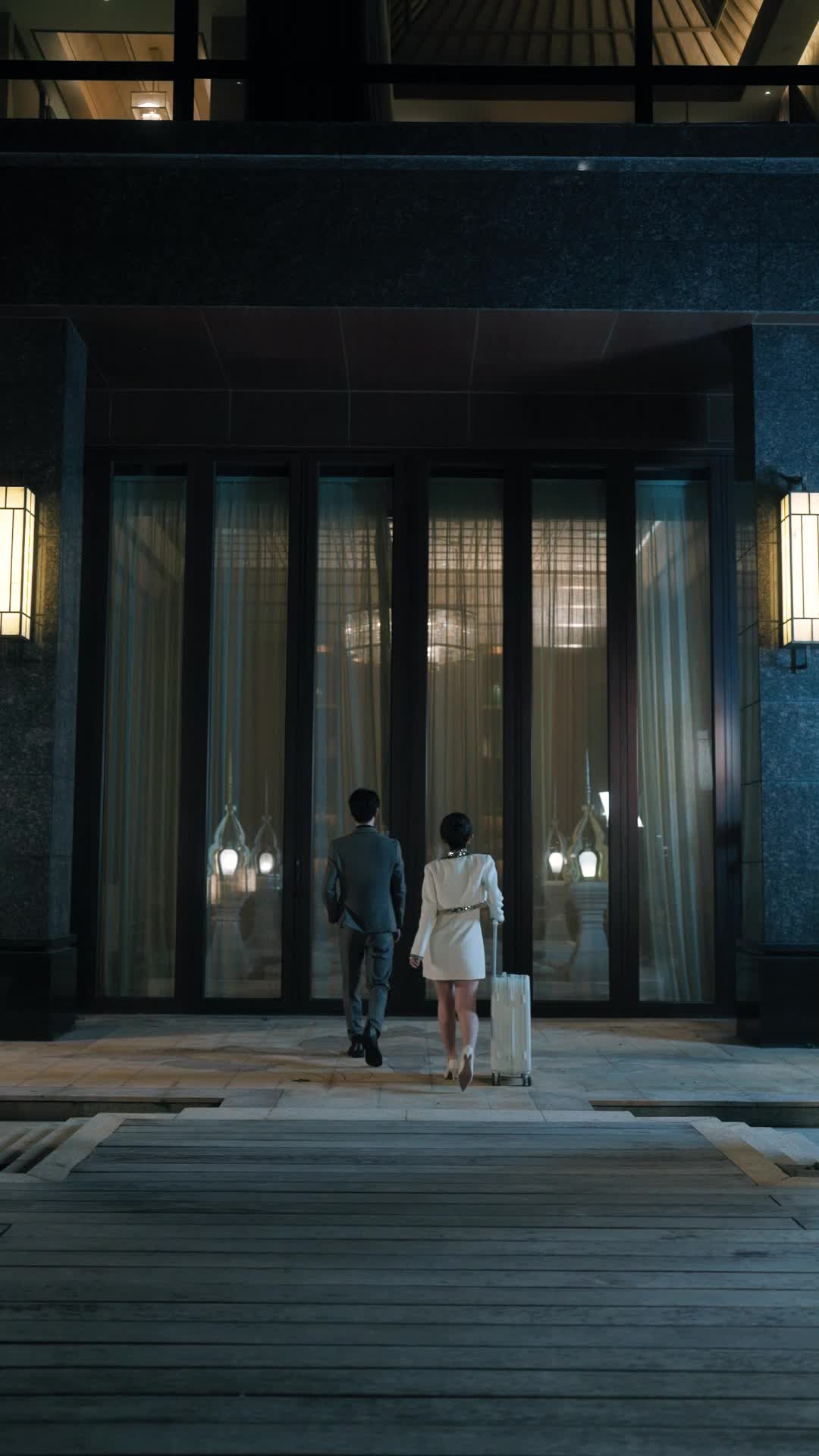 Episode 16 of Red Carpet, Hot Kiss