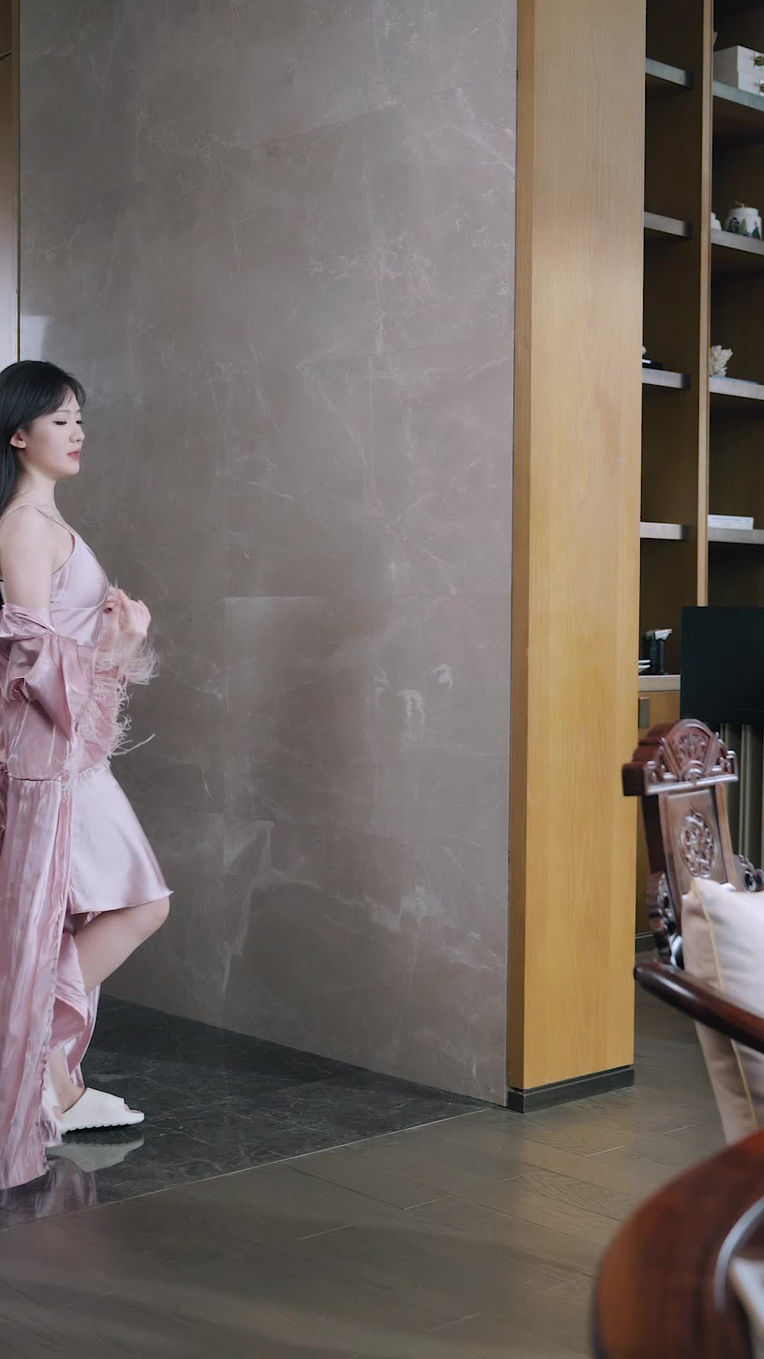 Episode 18 of Red Carpet, Hot Kiss