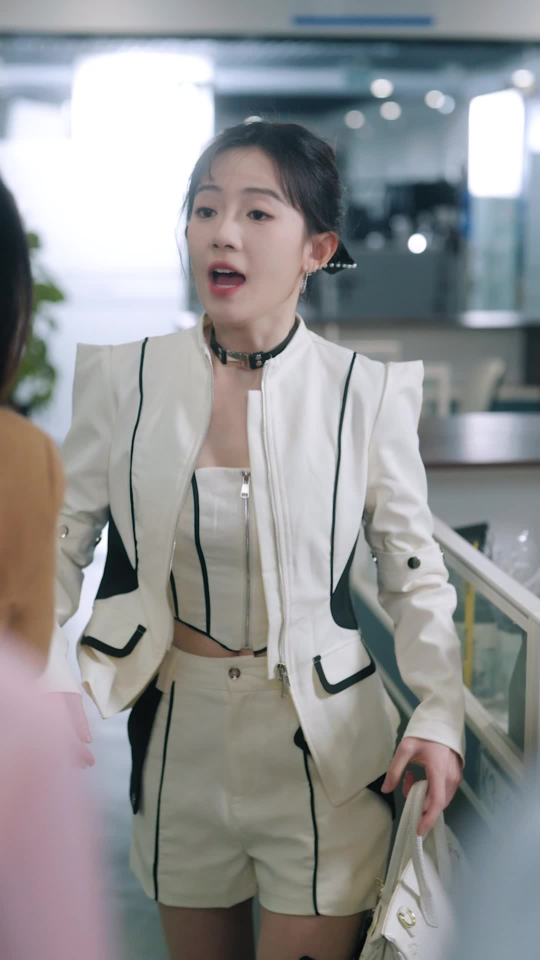 Episode 20 of Red Carpet, Hot Kiss