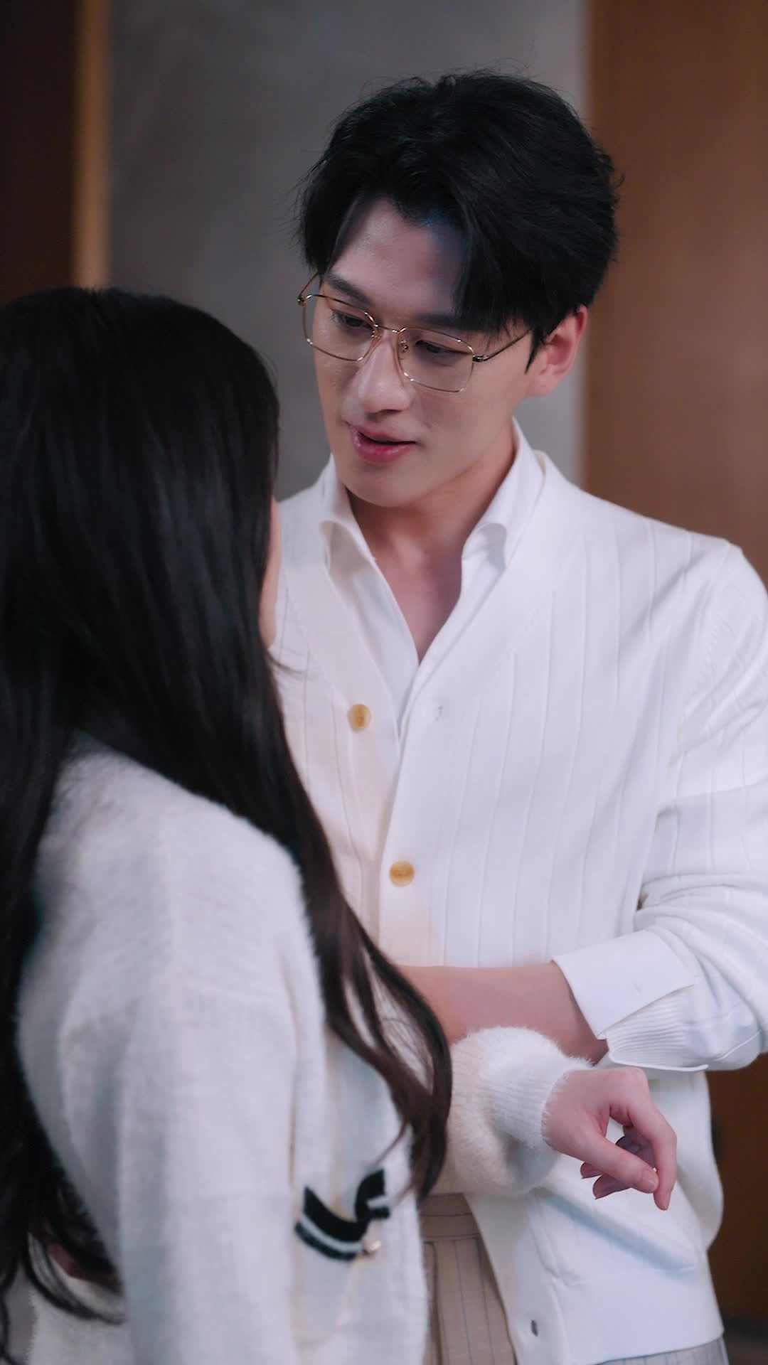 Episode 24 of Red Carpet, Hot Kiss