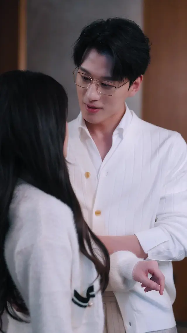 Episode 24 of Red Carpet, Hot Kiss