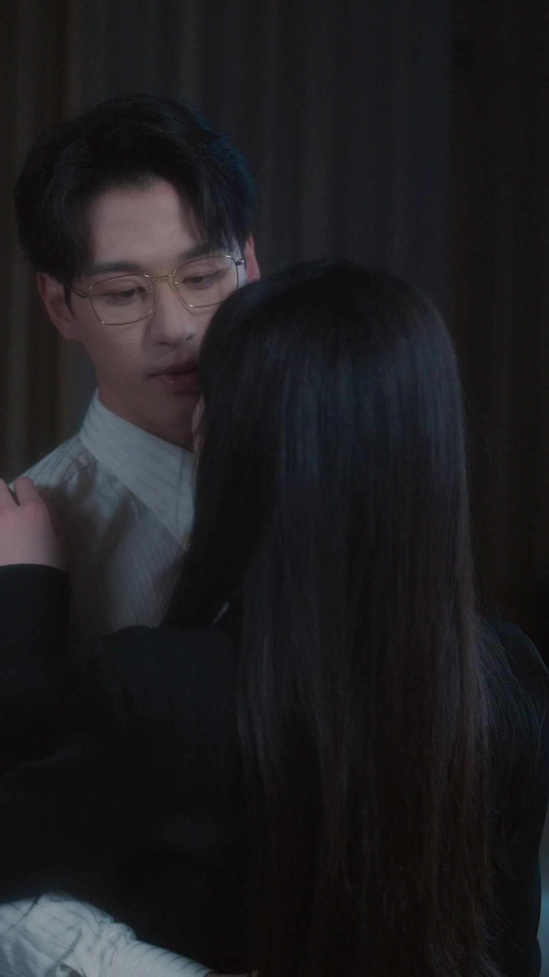 Episode 26 of Red Carpet, Hot Kiss