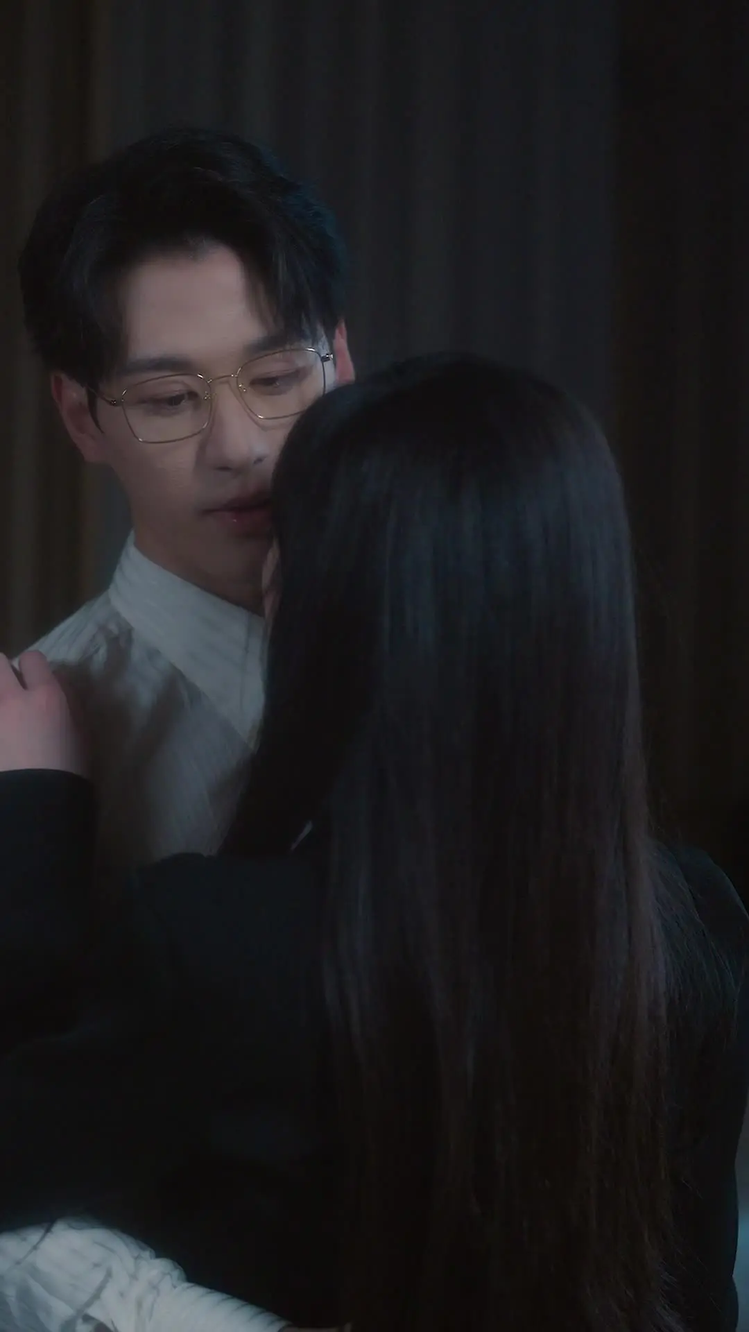 Episode 26 of Red Carpet, Hot Kiss