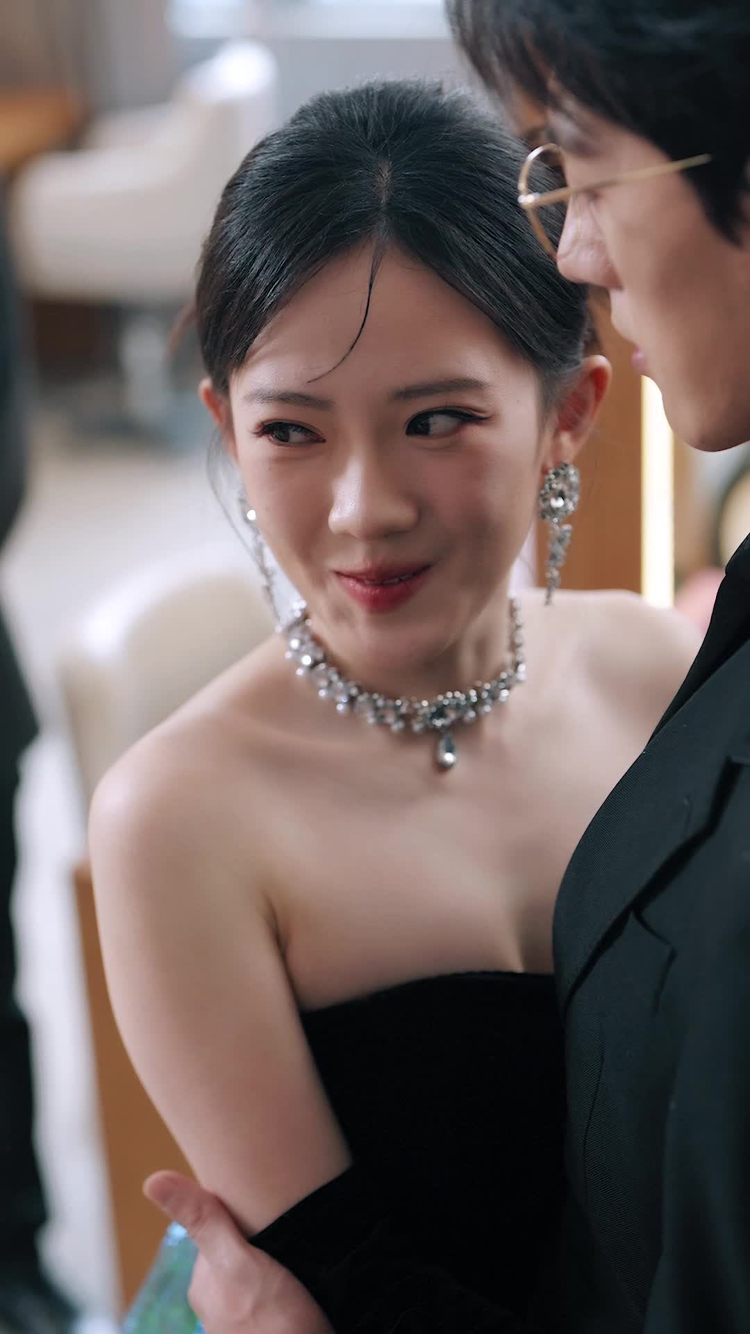 Episode 29 of Red Carpet, Hot Kiss