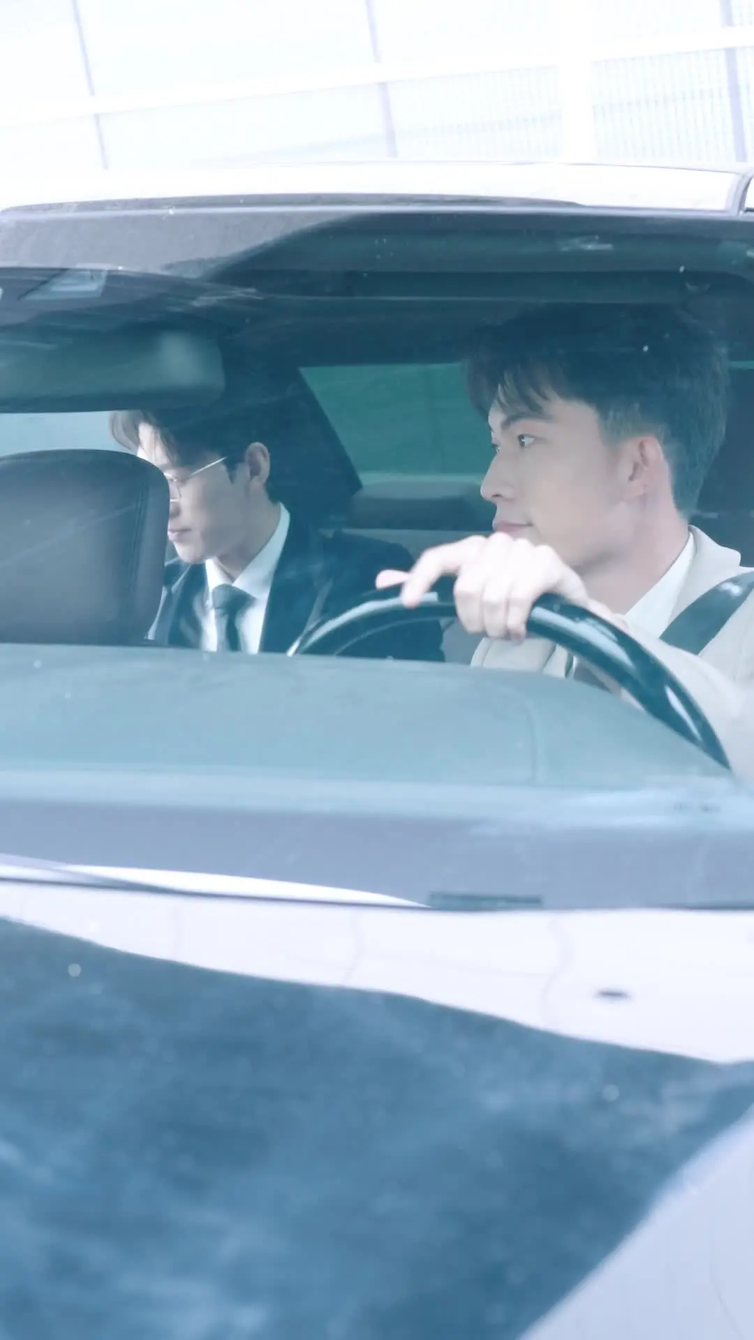Episode 36 of Red Carpet, Hot Kiss