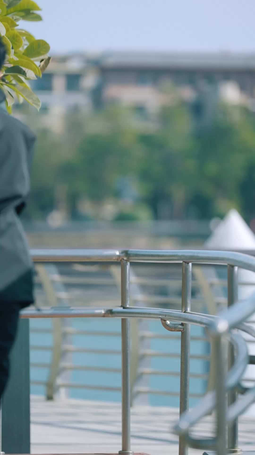 Episode 52 of Red Carpet, Hot Kiss