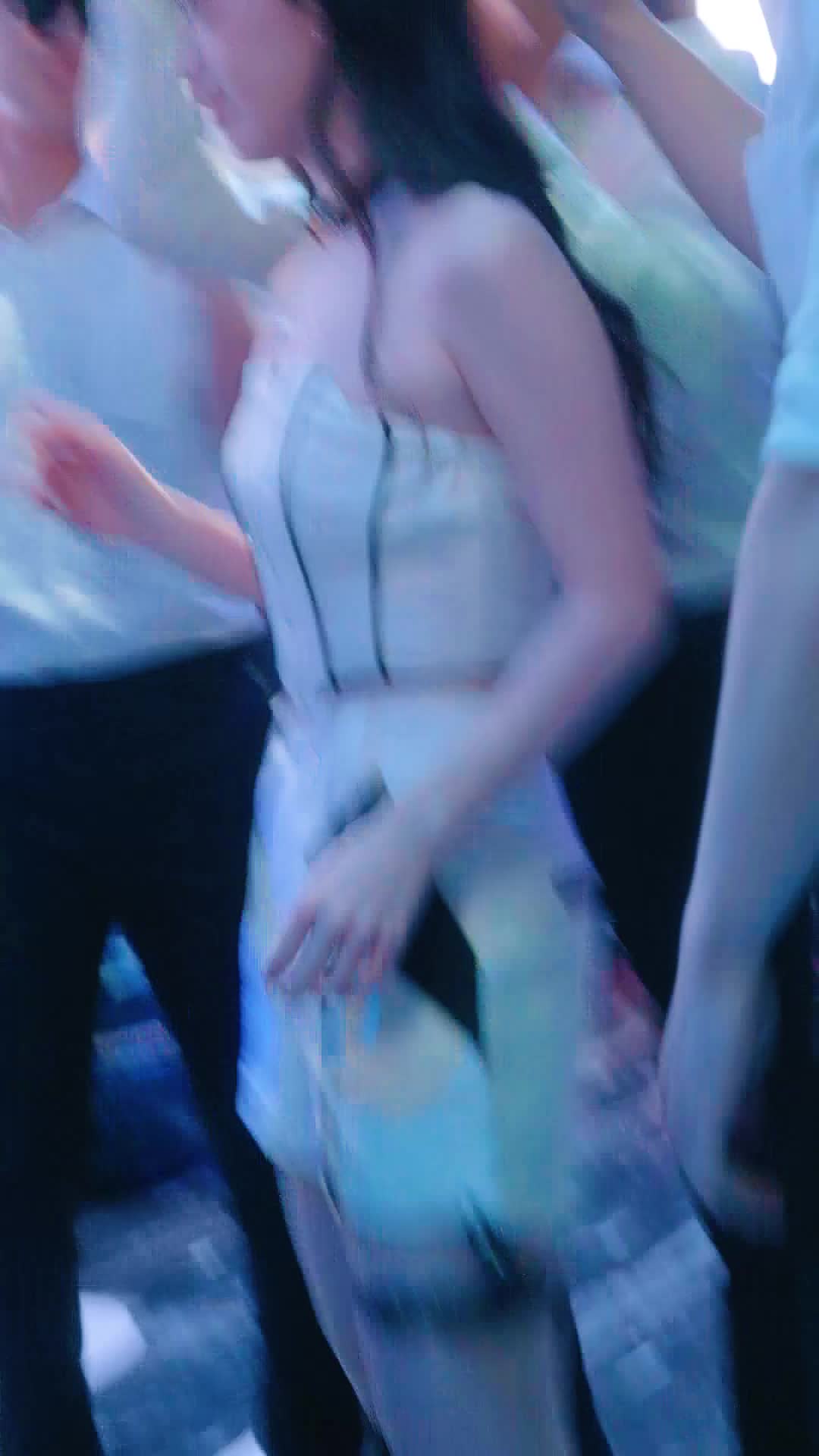 Episode 54 of Red Carpet, Hot Kiss