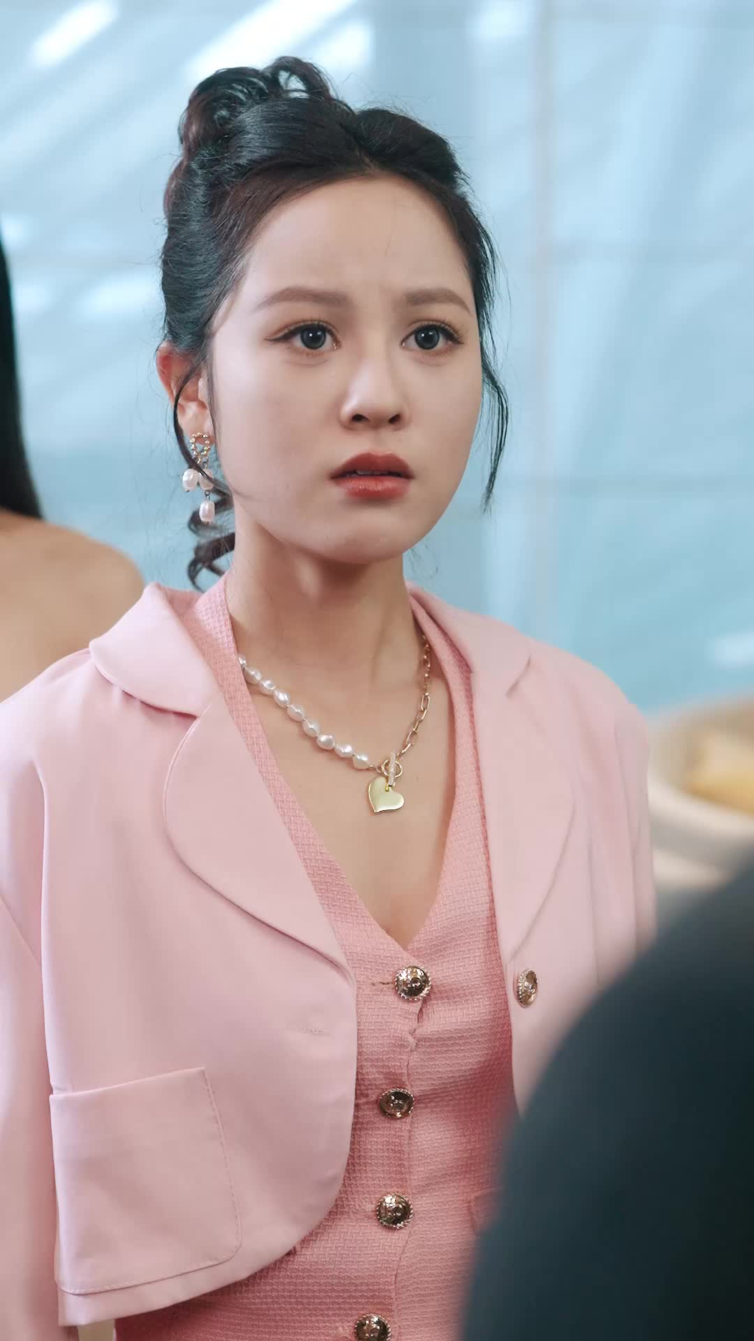 Episode 58 of Red Carpet, Hot Kiss