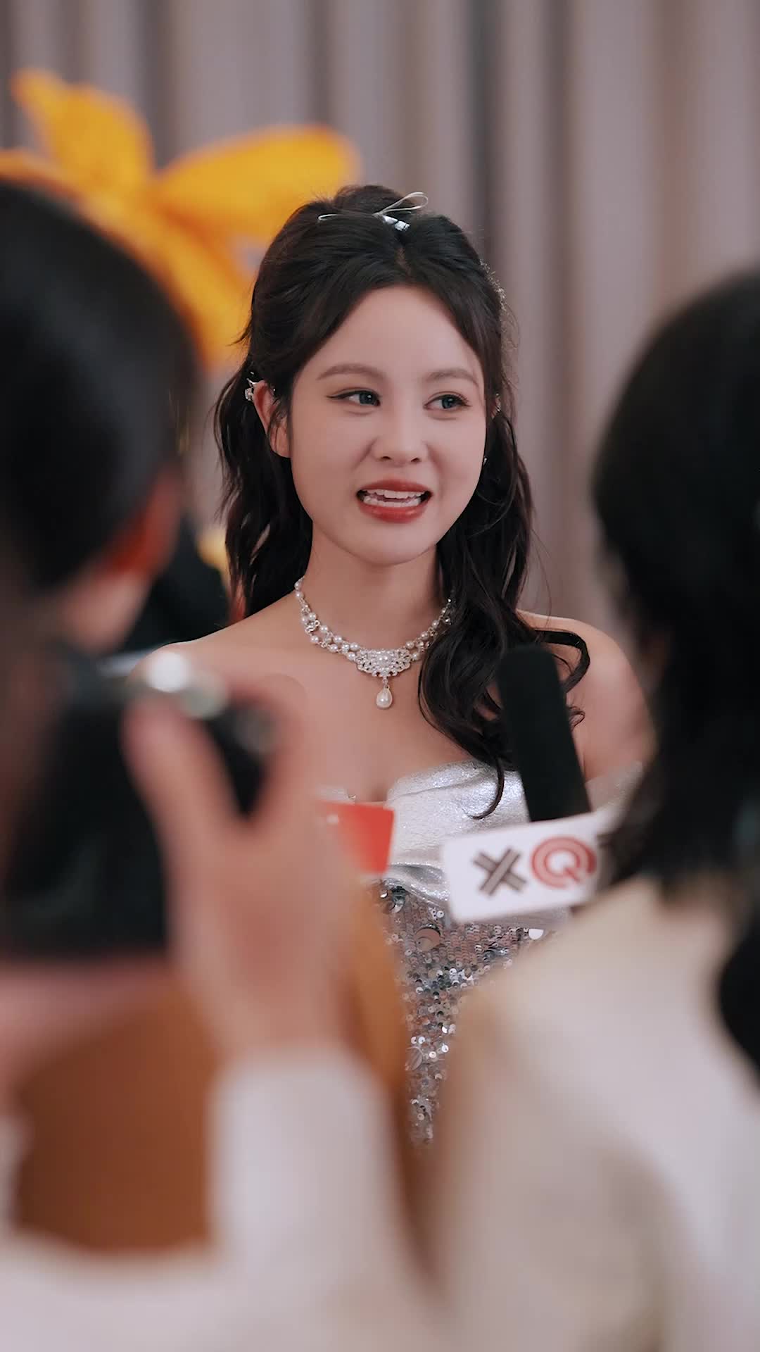Episode 7 of Red Carpet, Hot Kiss