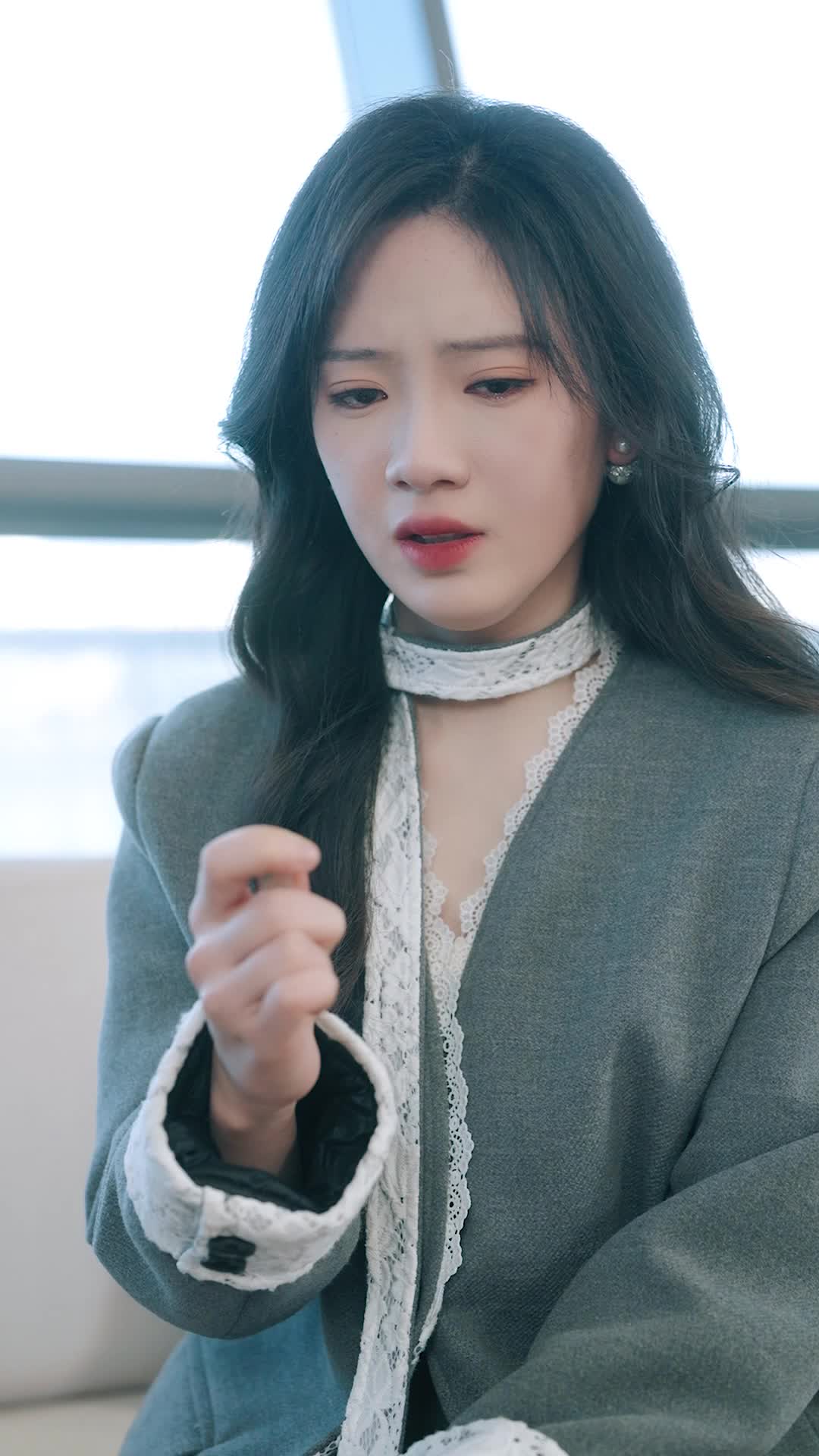 Episode 75 of Red Carpet, Hot Kiss