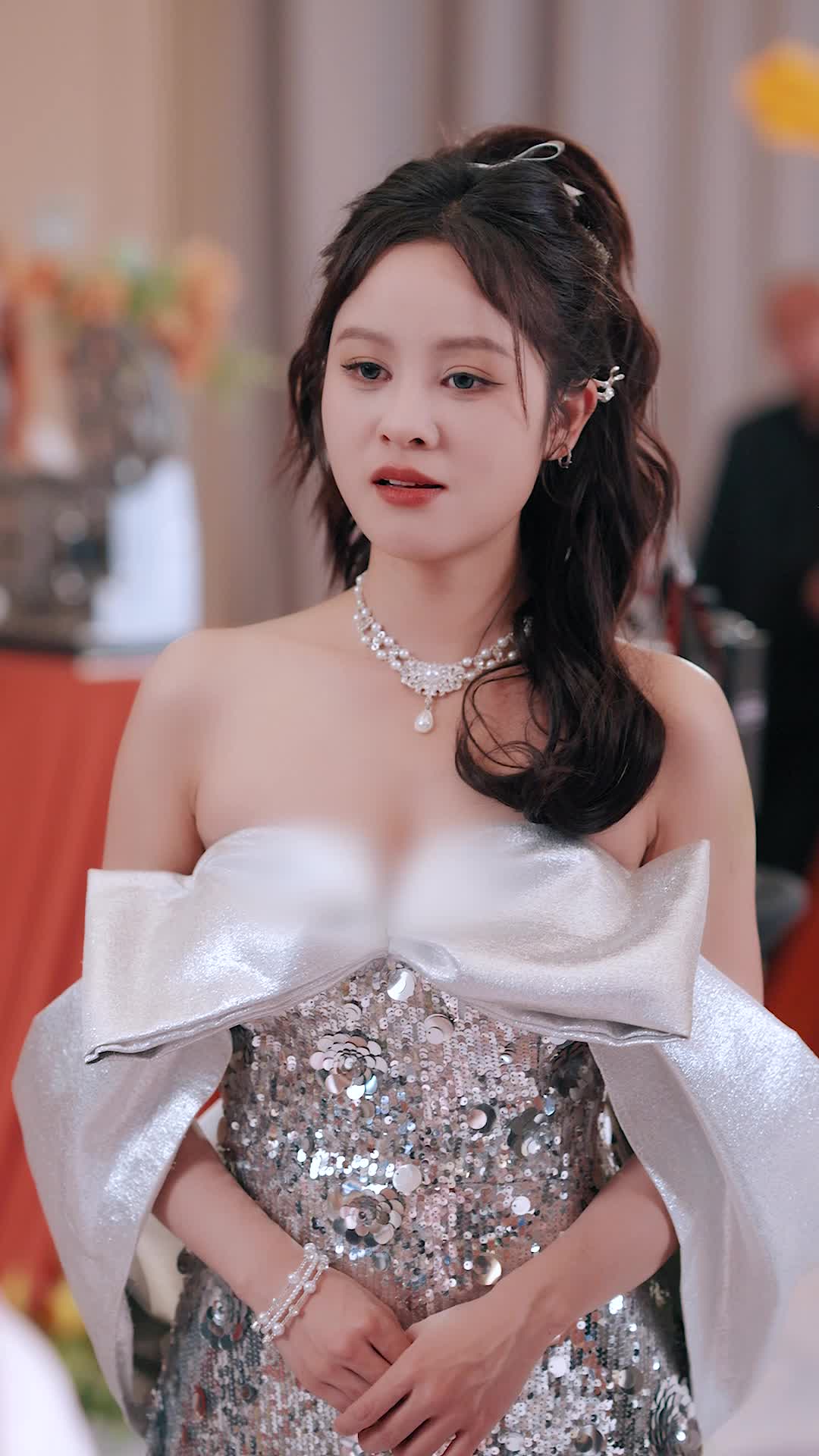 Episode 9 of Red Carpet, Hot Kiss