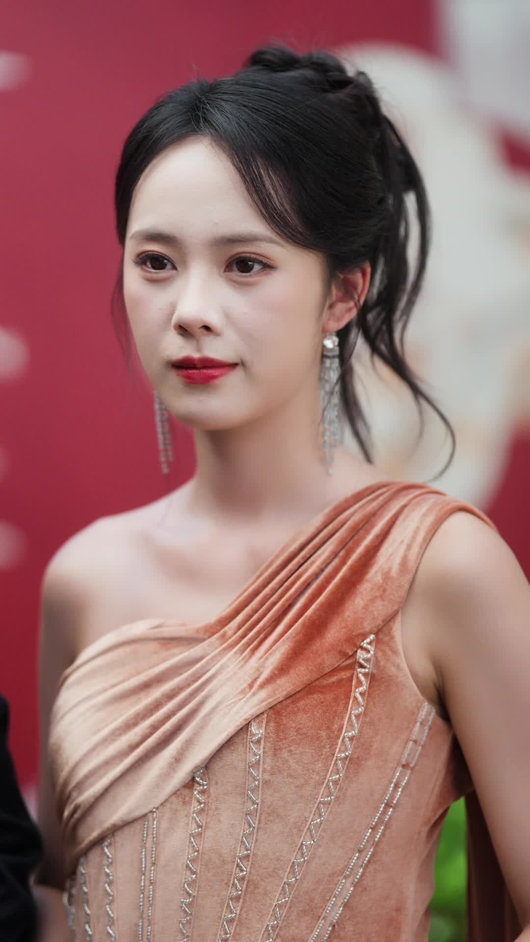 Episode 34 of Revenge Heiress