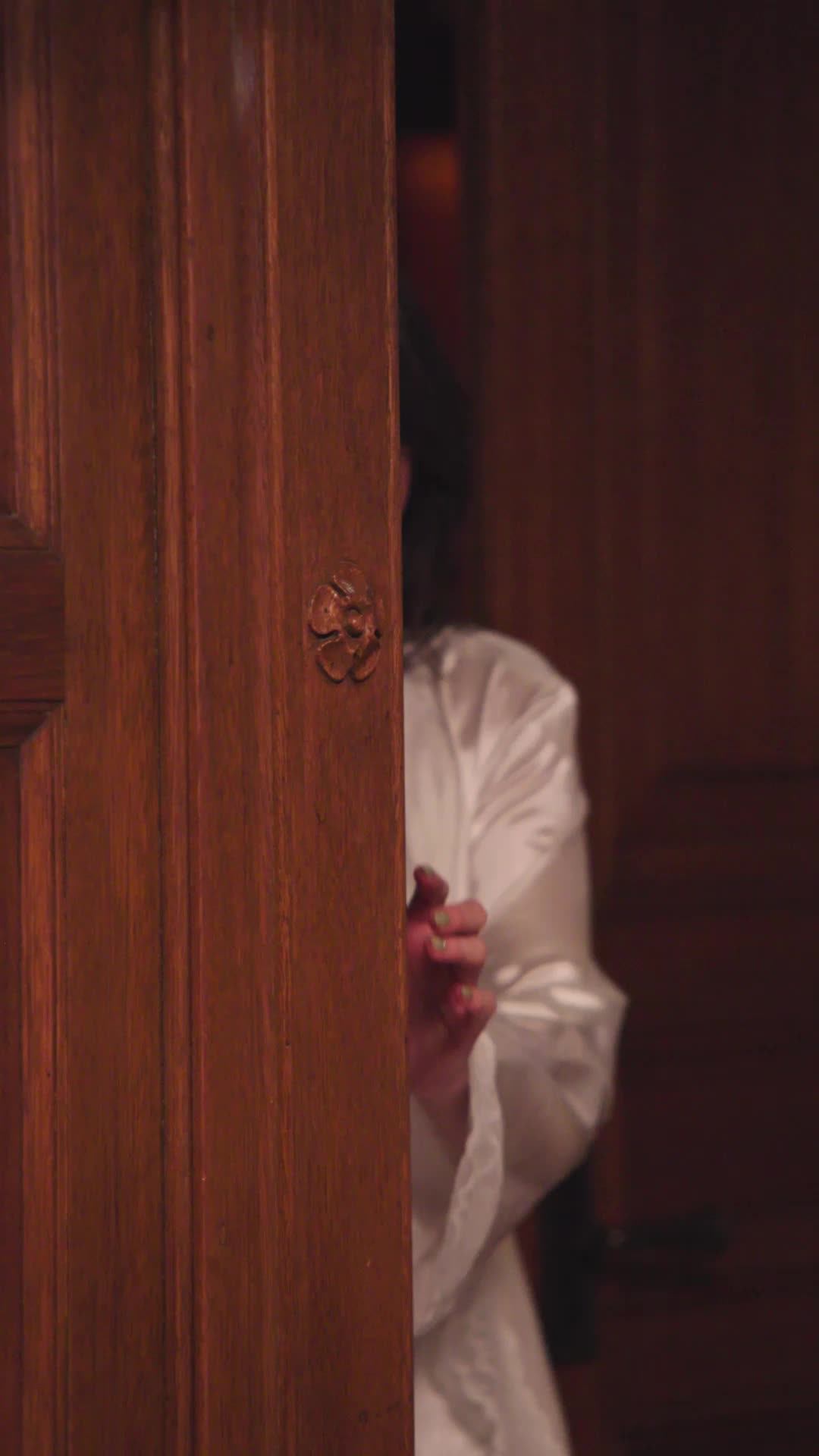 Episode 1 of Rose in Chains