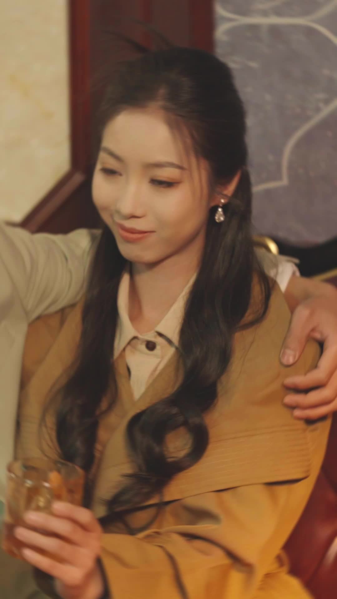 Episode 35 of Runaway Gold Digger and Obsessed Heir