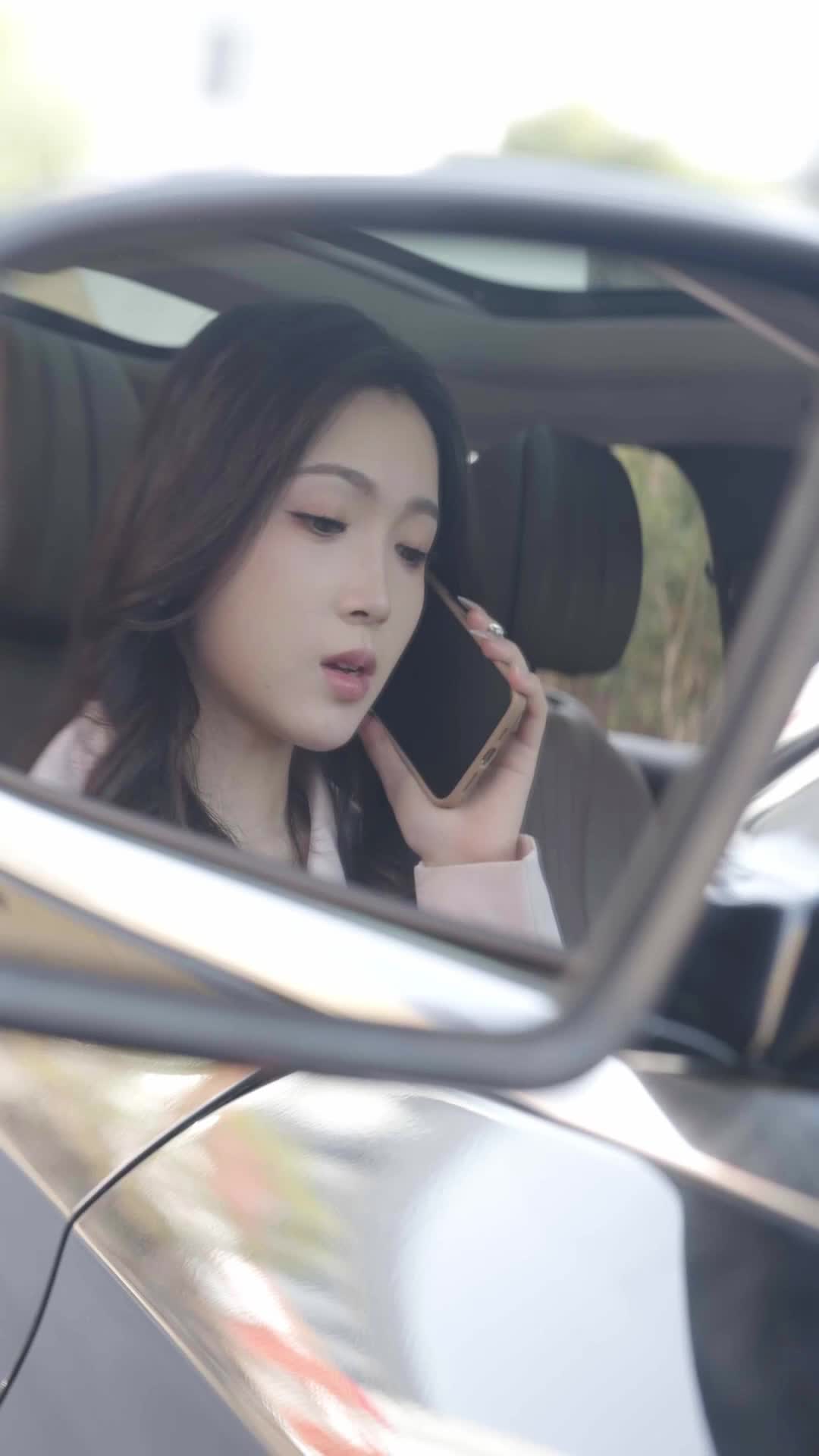 Episode 37 of Runaway Gold Digger and Obsessed Heir