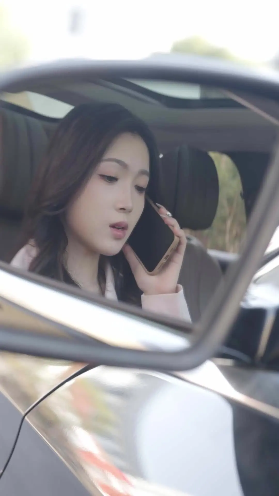 Episode 37 of Runaway Gold Digger and Obsessed Heir