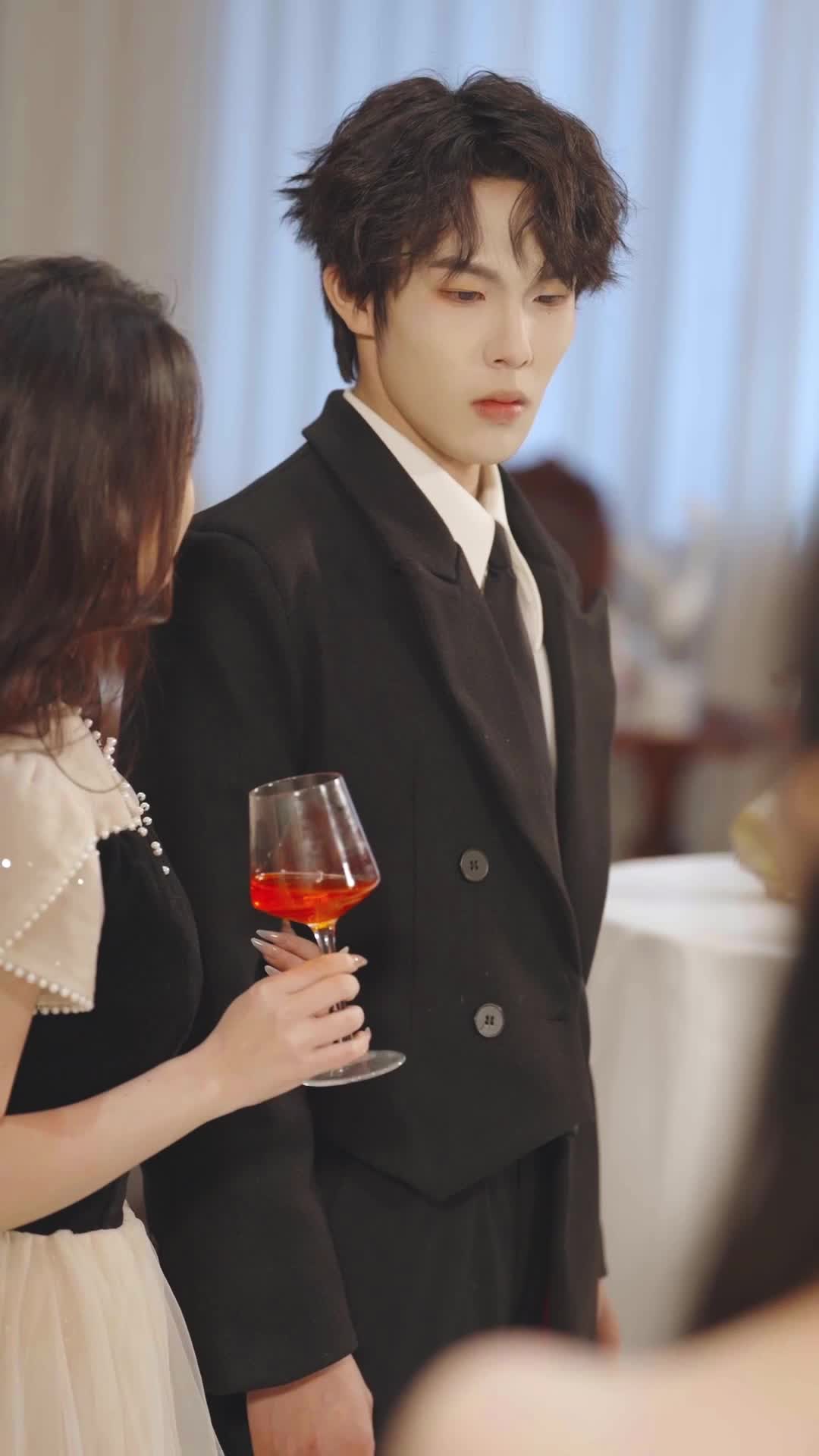Episode 43 of Runaway Gold Digger and Obsessed Heir