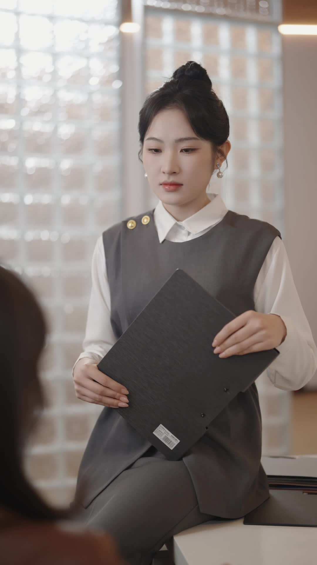 Episode 64 of Runaway Gold Digger and Obsessed Heir
