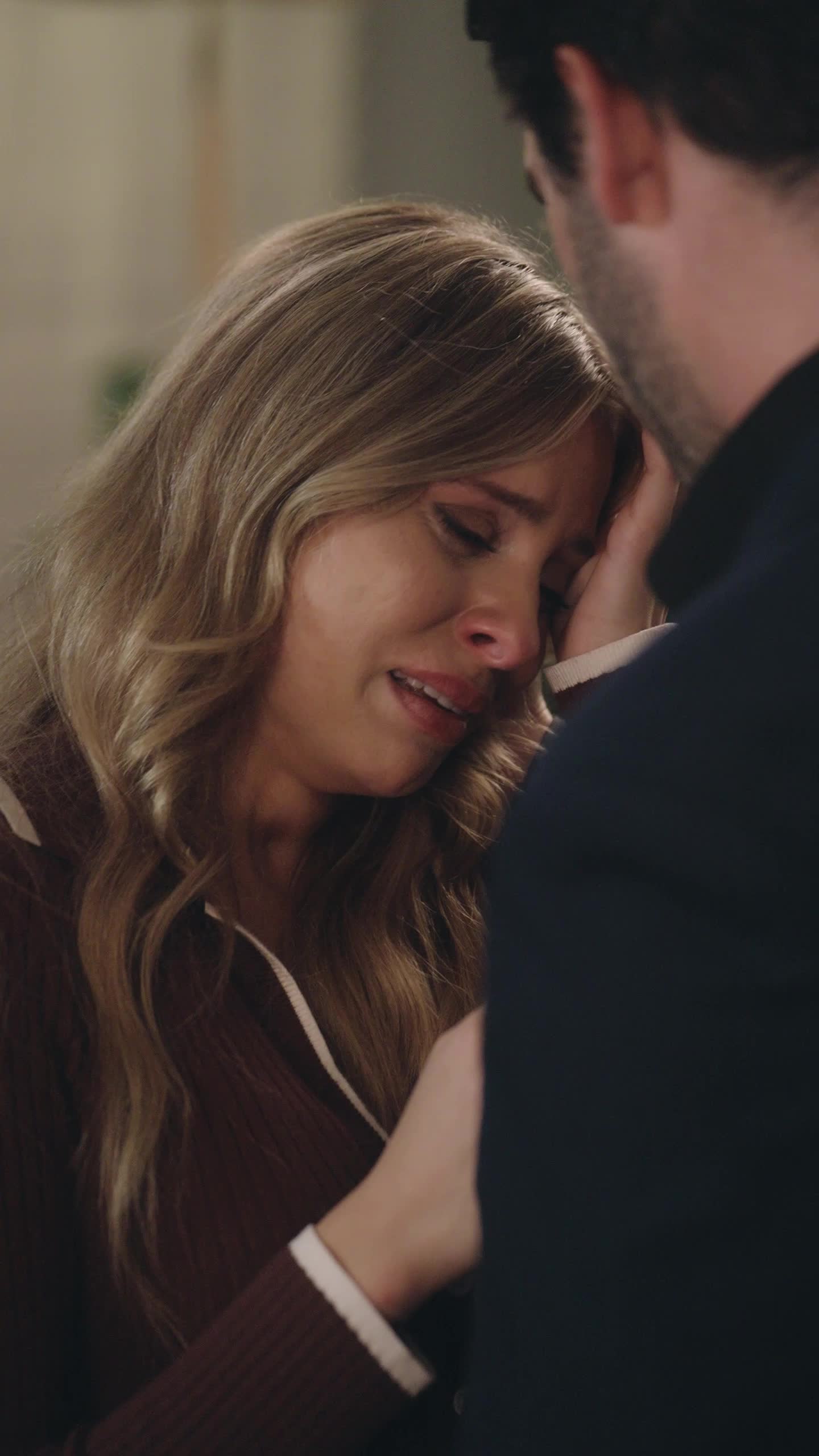 Episode 55 of Runaway Single Mom, Safe in His Arms