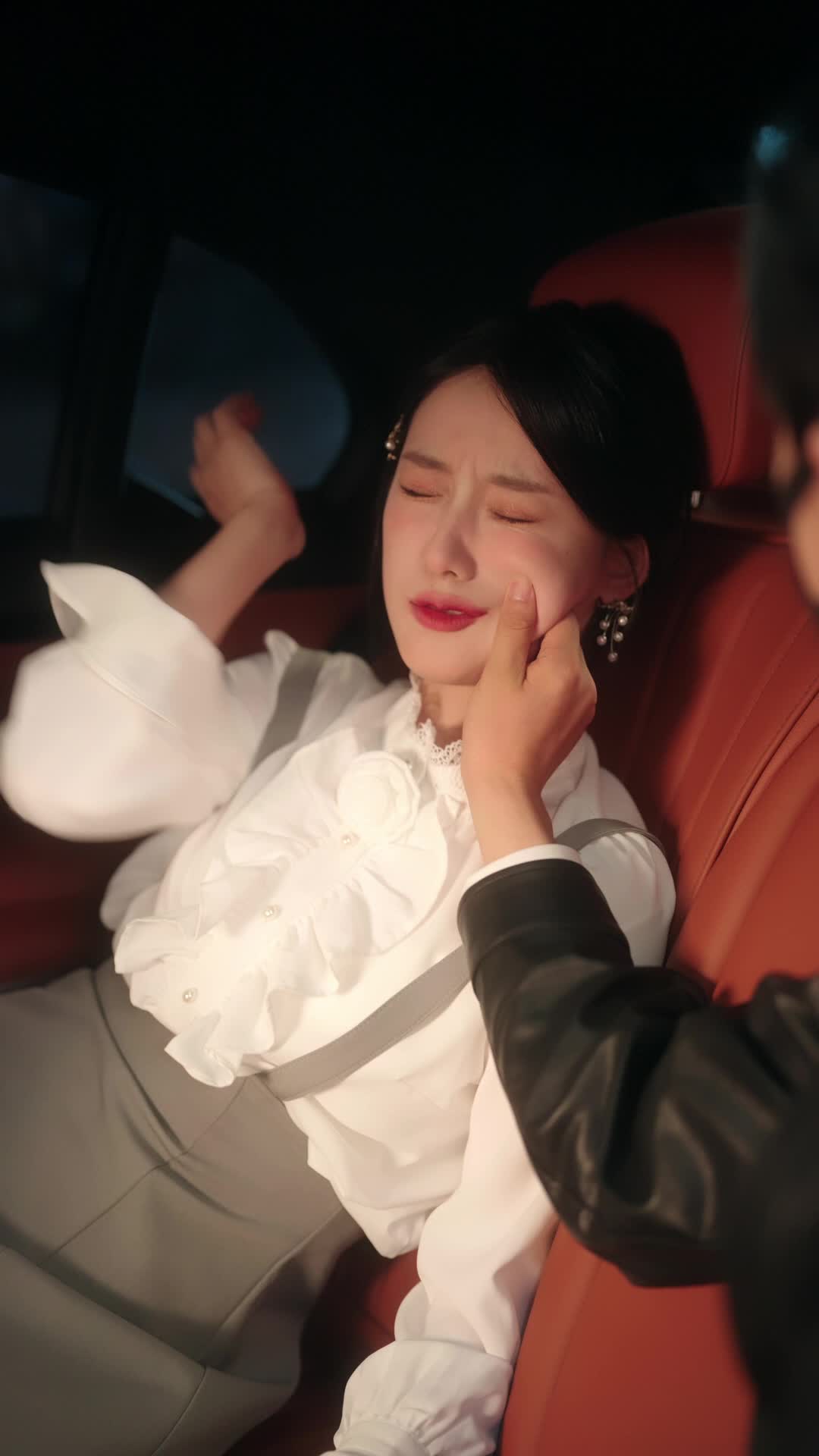 Episode 22 of Sassy Wife & Mischievous Guard