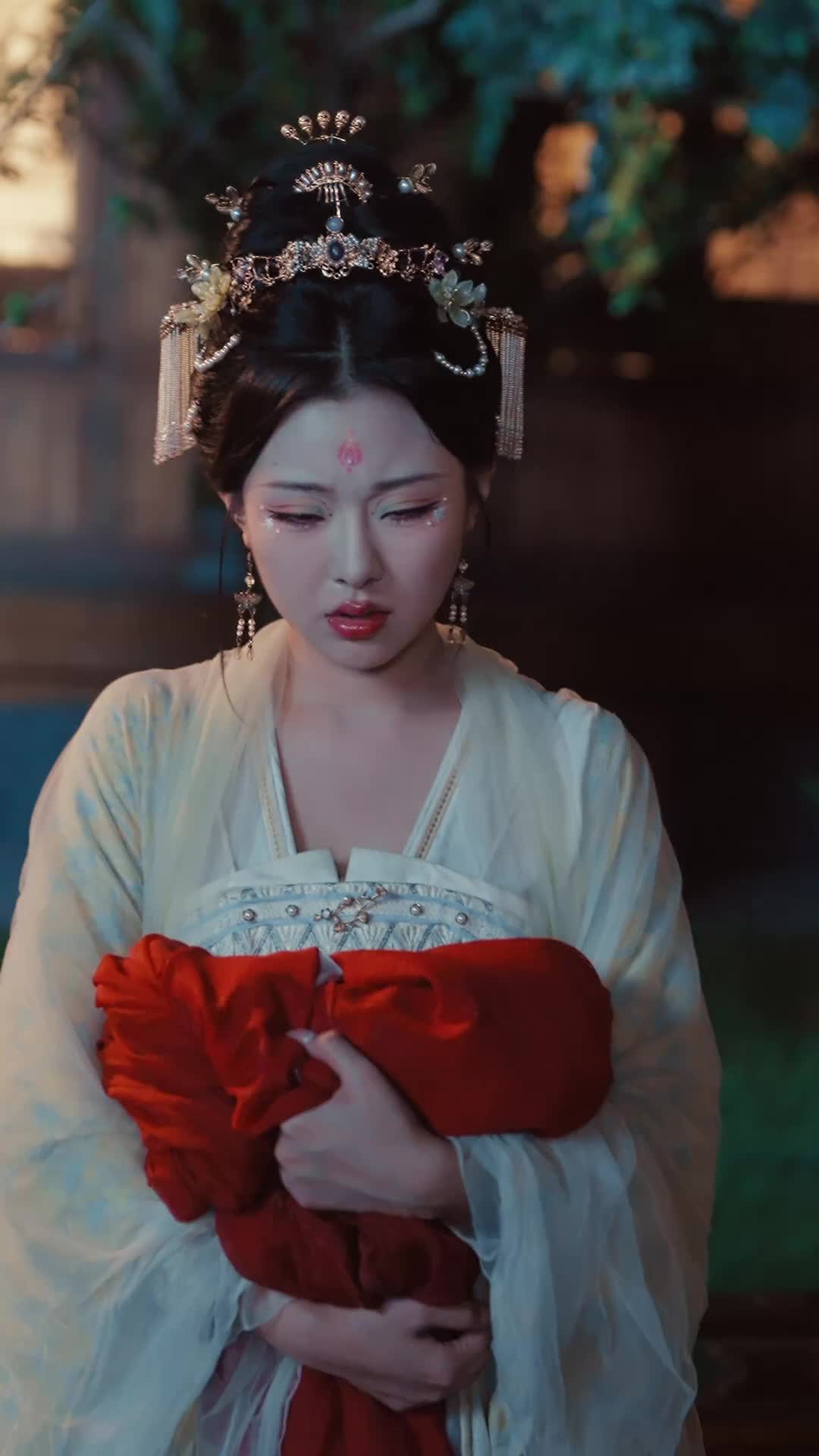 Episode 7 of Scarlet Revenge: The Emperor's Love