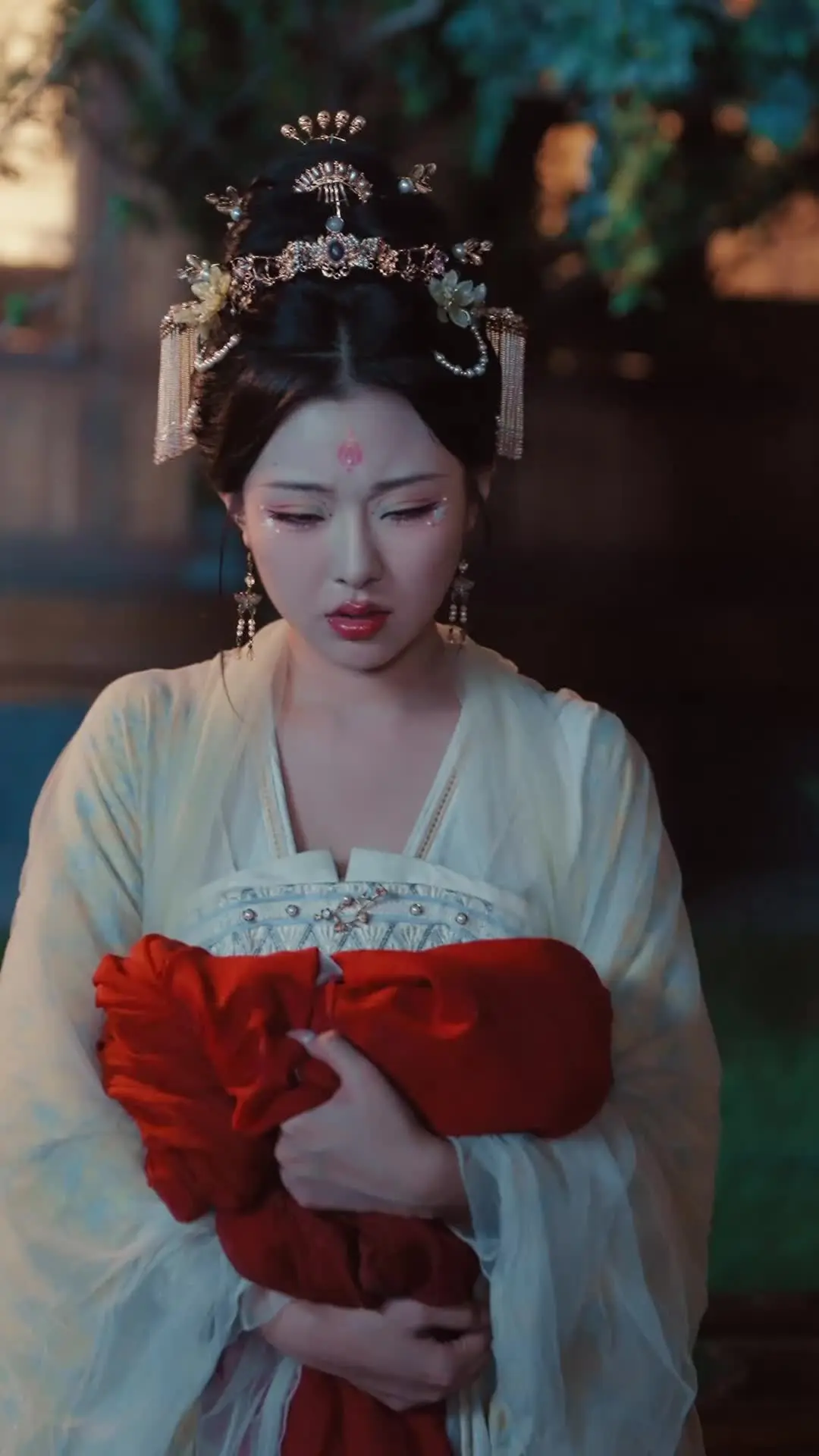 Episode 7 of Scarlet Revenge: The Emperor's Love