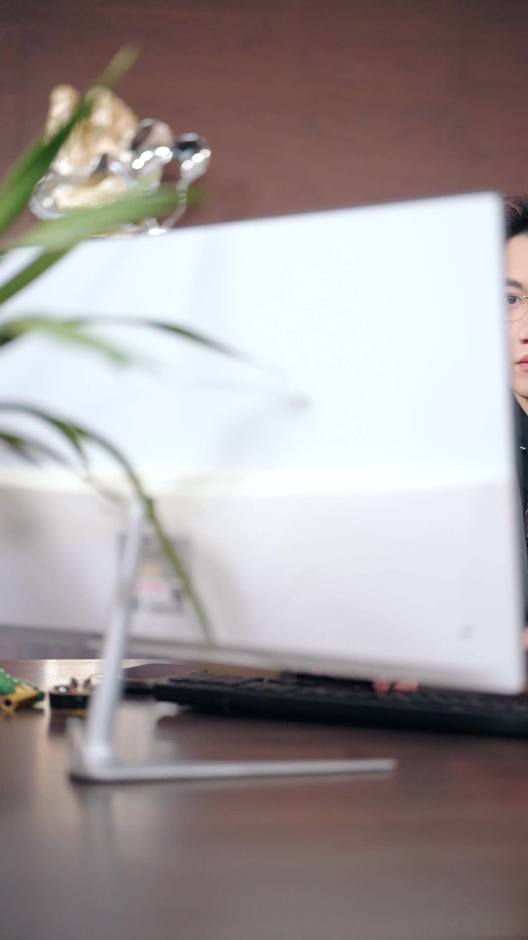 Episode 10 of Shared Senses, Sweet Love